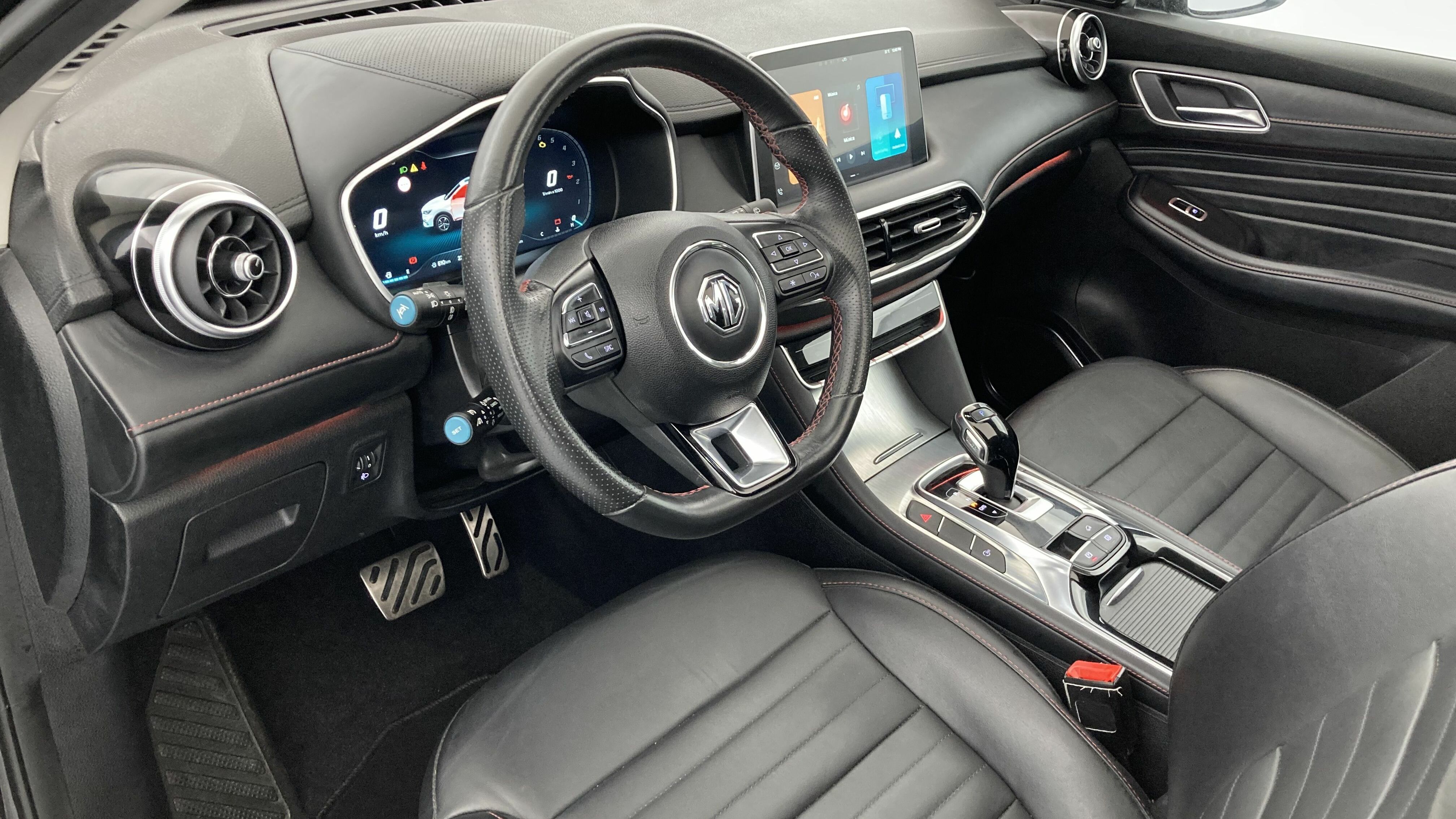 mg hs luxury 1.5 T-GDI 162 AT 2023 pebble black - pbc 16