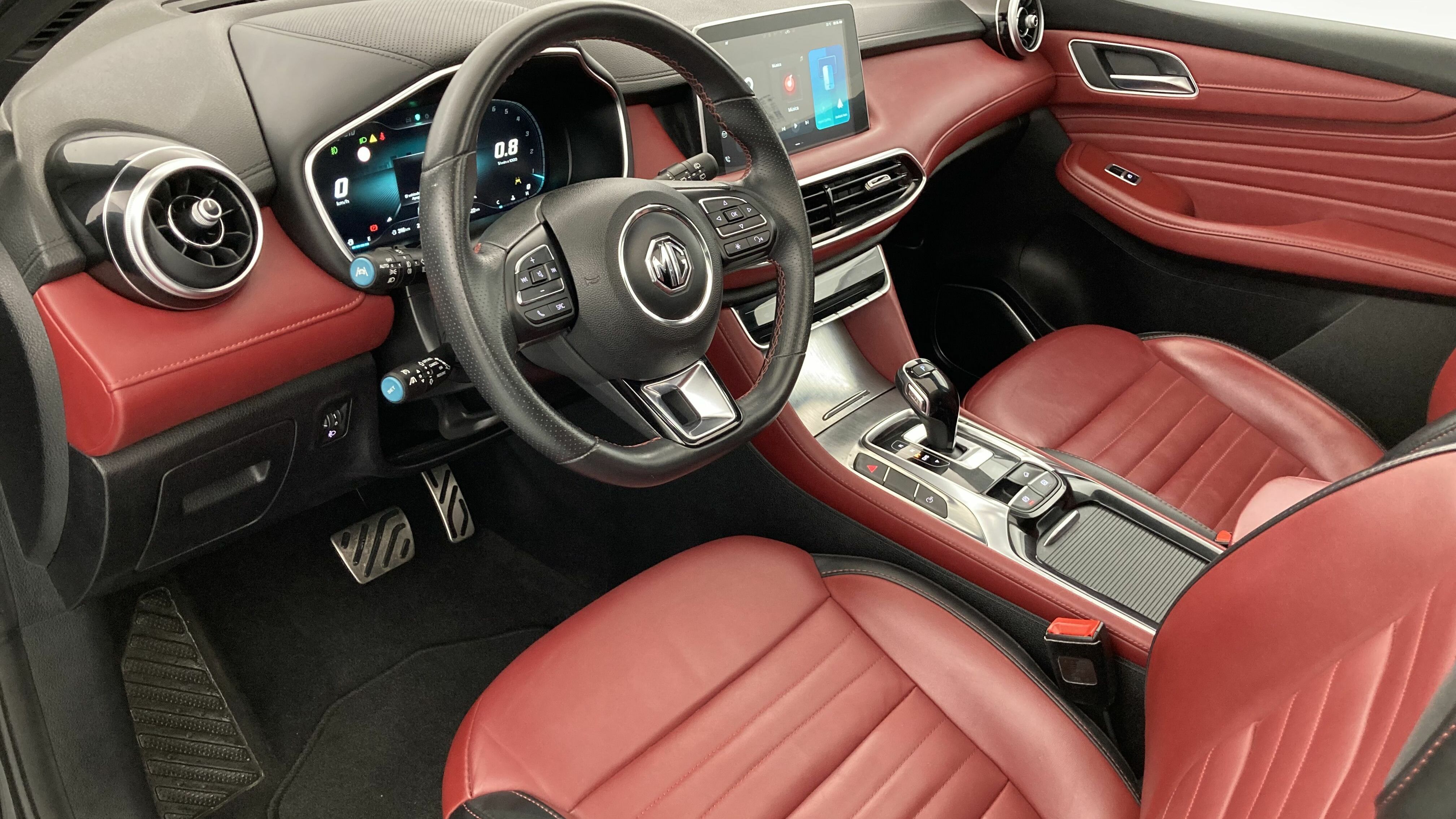 mg hs luxury 1.5 T-GDI 162 AT 2023 pebble black - pbc 15
