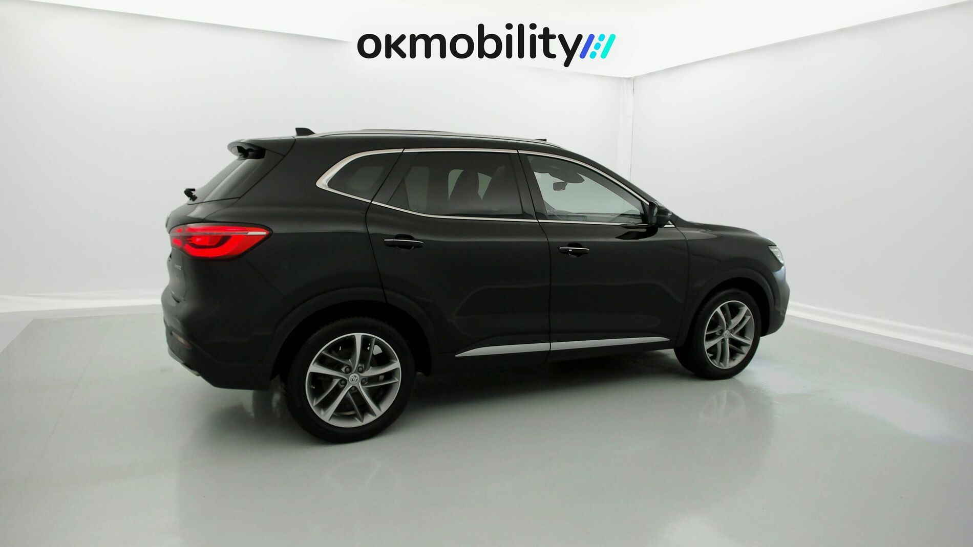 mg hs luxury 1.5 T-GDI 162 AT 2023 pebble black - pbc 12