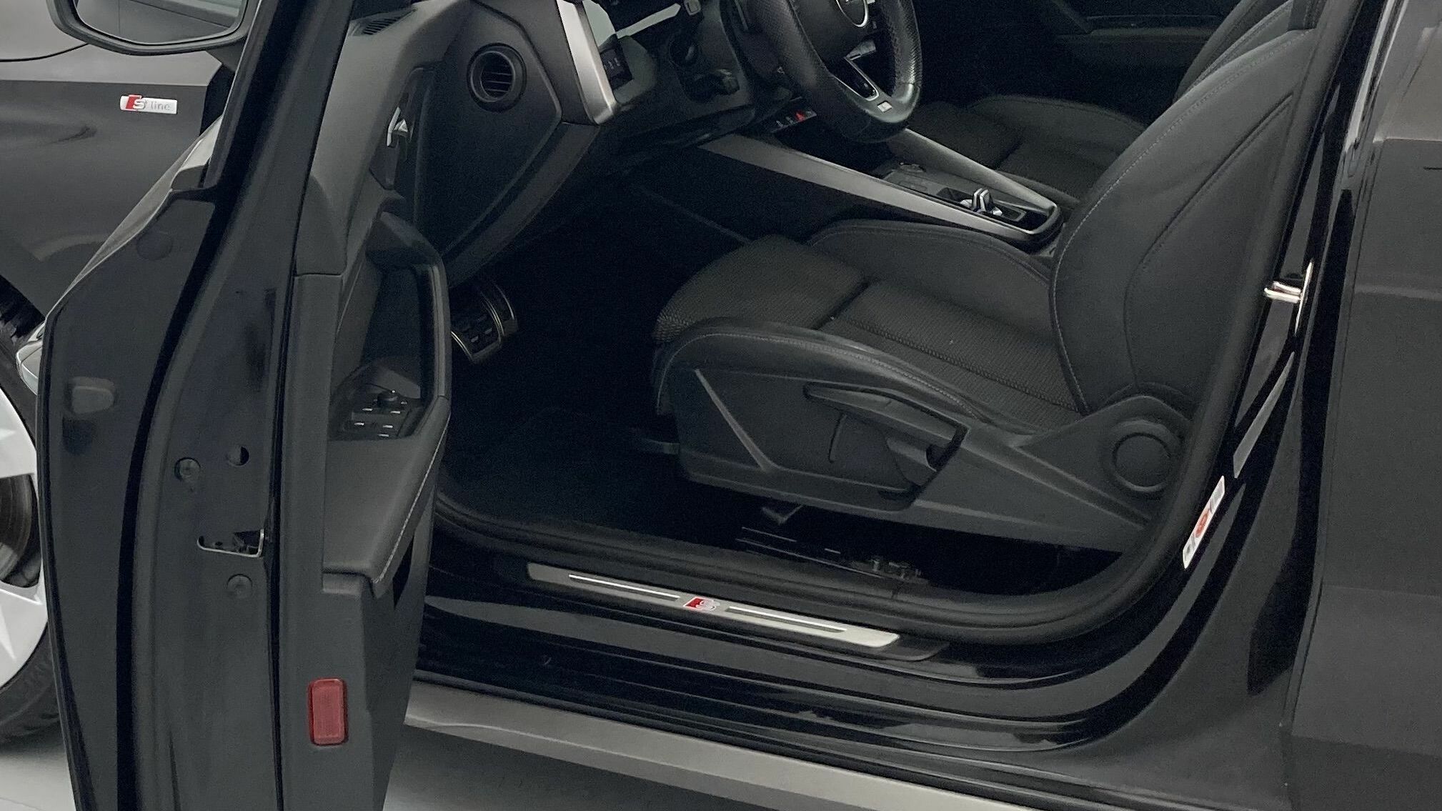 audi a3 sportback s line 35 TDI 150 STRONIC 2023 mythosschwarz metallic 14