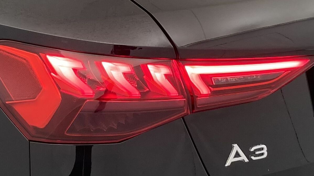 audi a3 sportback s line 35 TDI 150 STRONIC 2023 mythosschwarz metallic 31