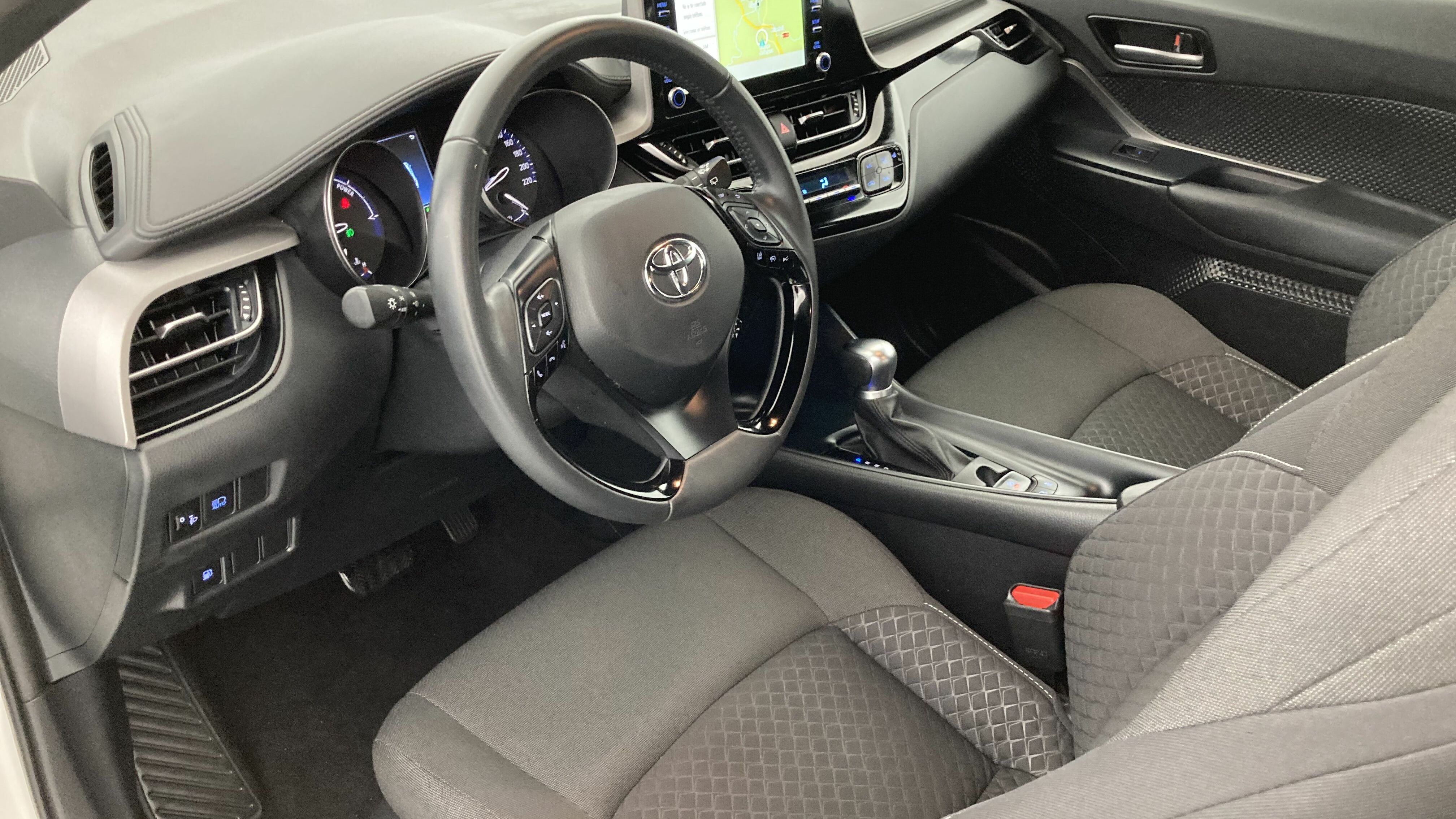 toyota c-hr business edition 1.8 E-CVT 125H 2023 schneeweiss 16