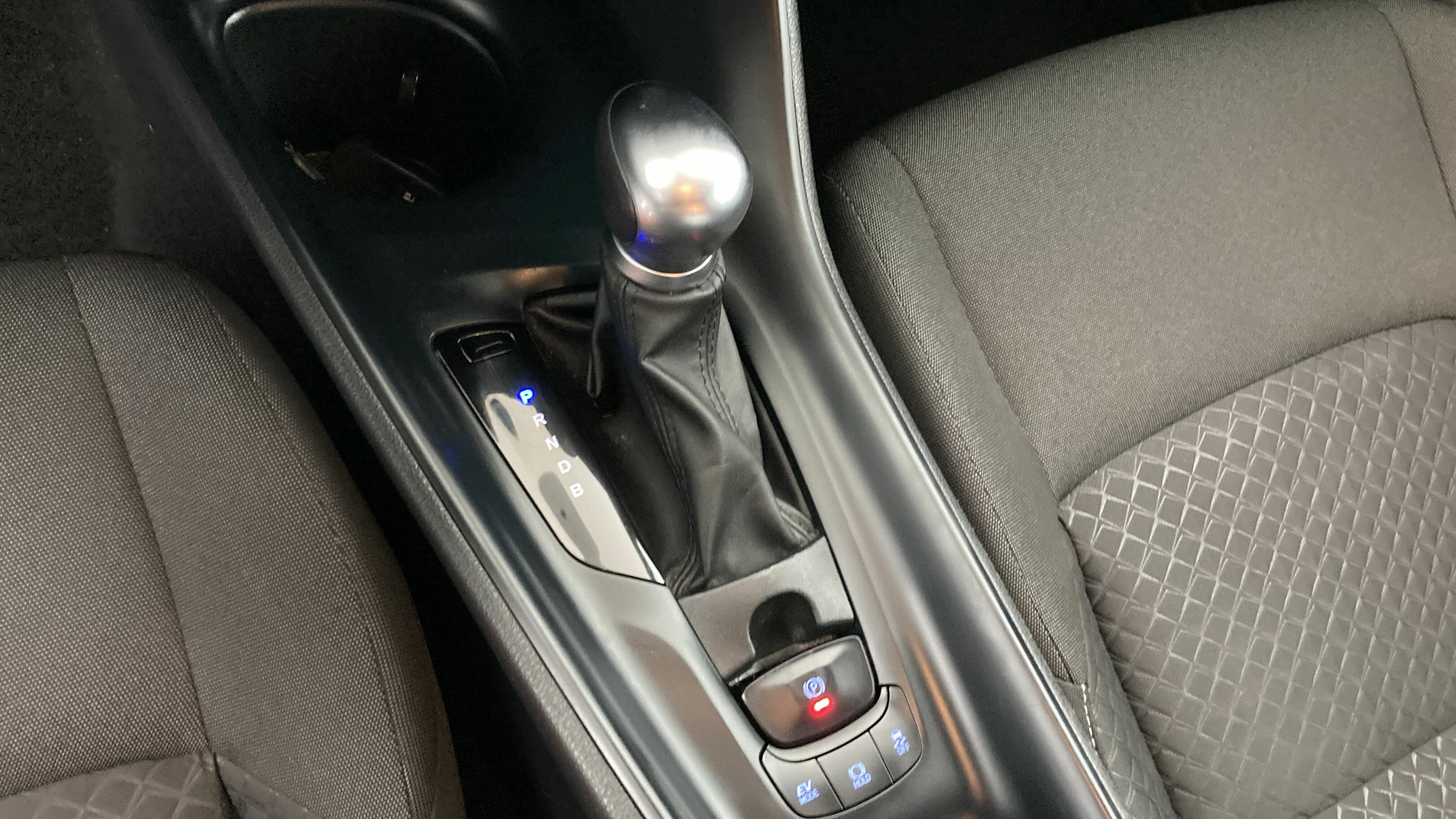 toyota c-hr business edition 1.8 E-CVT 125H 2023 schneeweiss 21