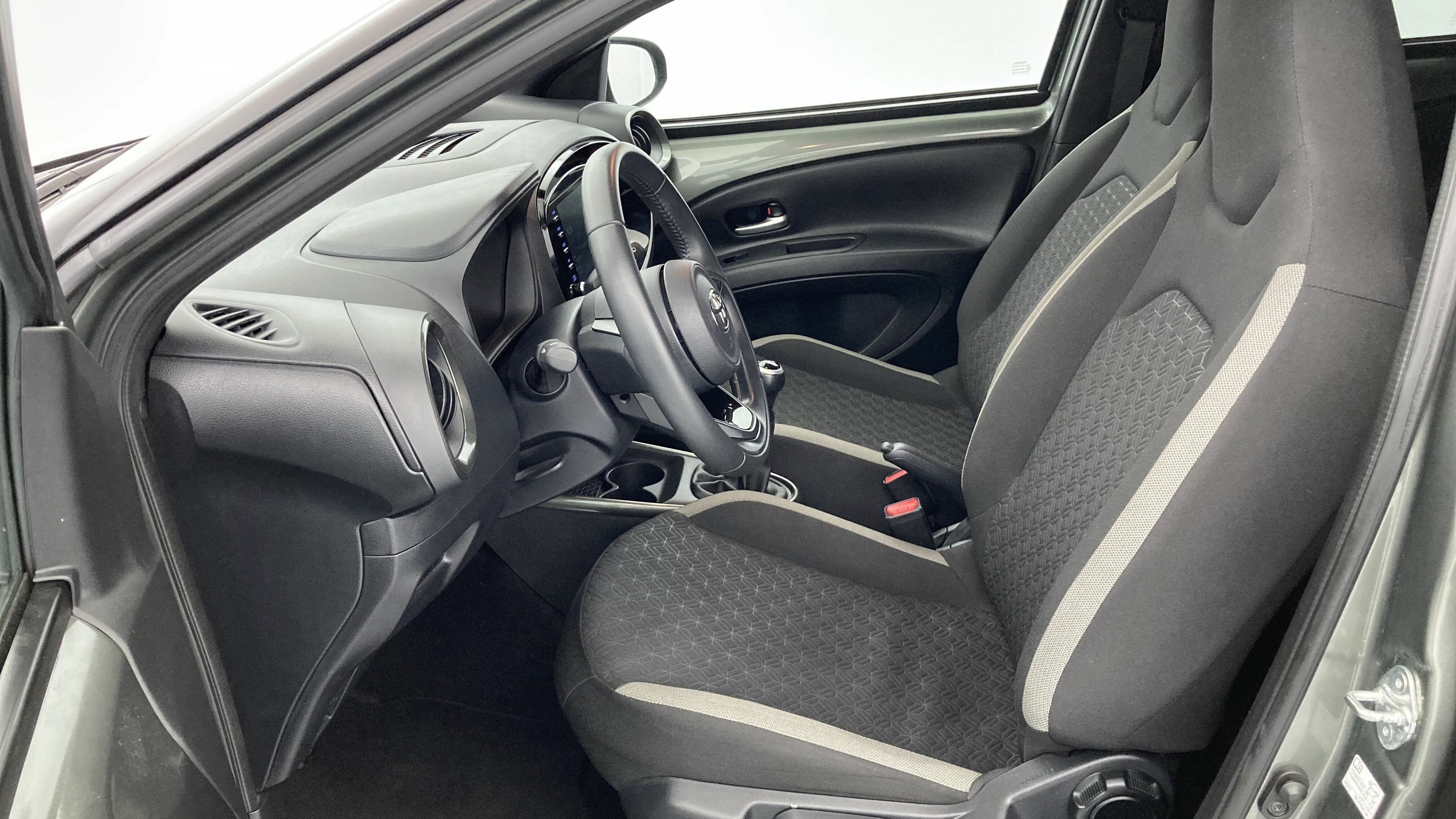 toyota aygo x pulse 1.0 VVT-I 72 2023 cardamon green / black 14