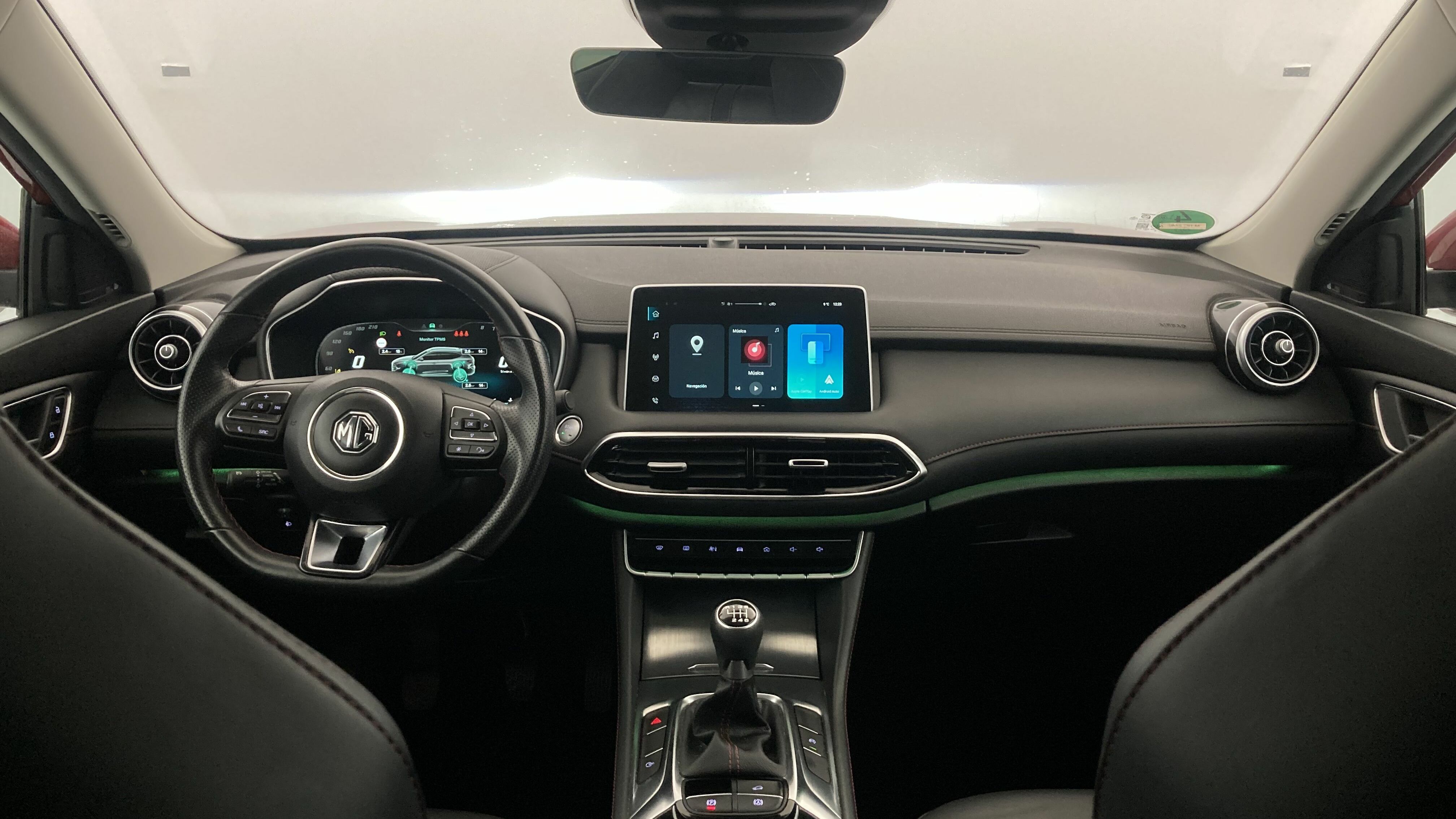 mg hs luxury 1.5 T-GDI 162 2023 diamond red - rsj 15