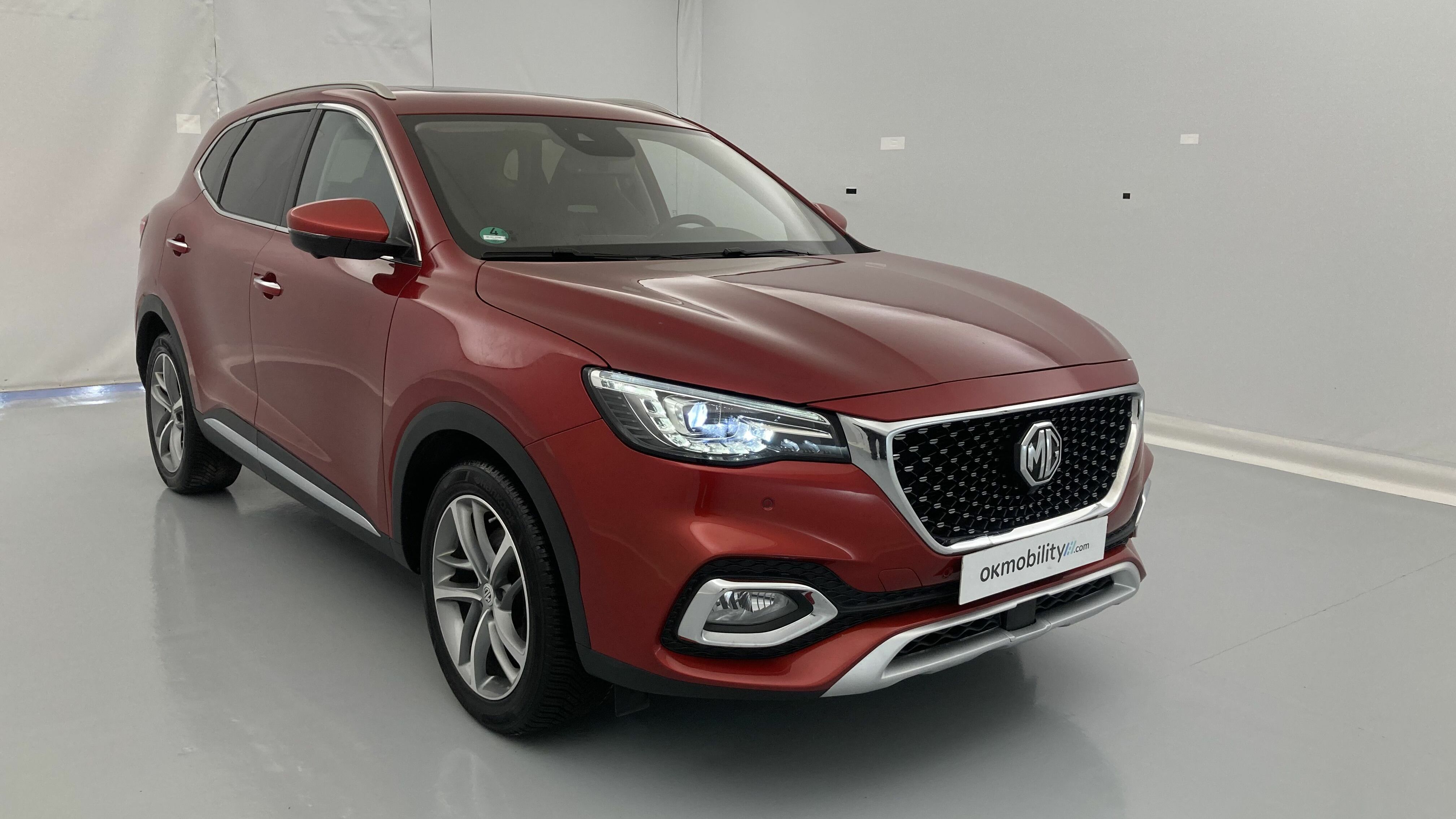 mg hs luxury 1.5 T-GDI 162 2023 diamond red - rsj 22