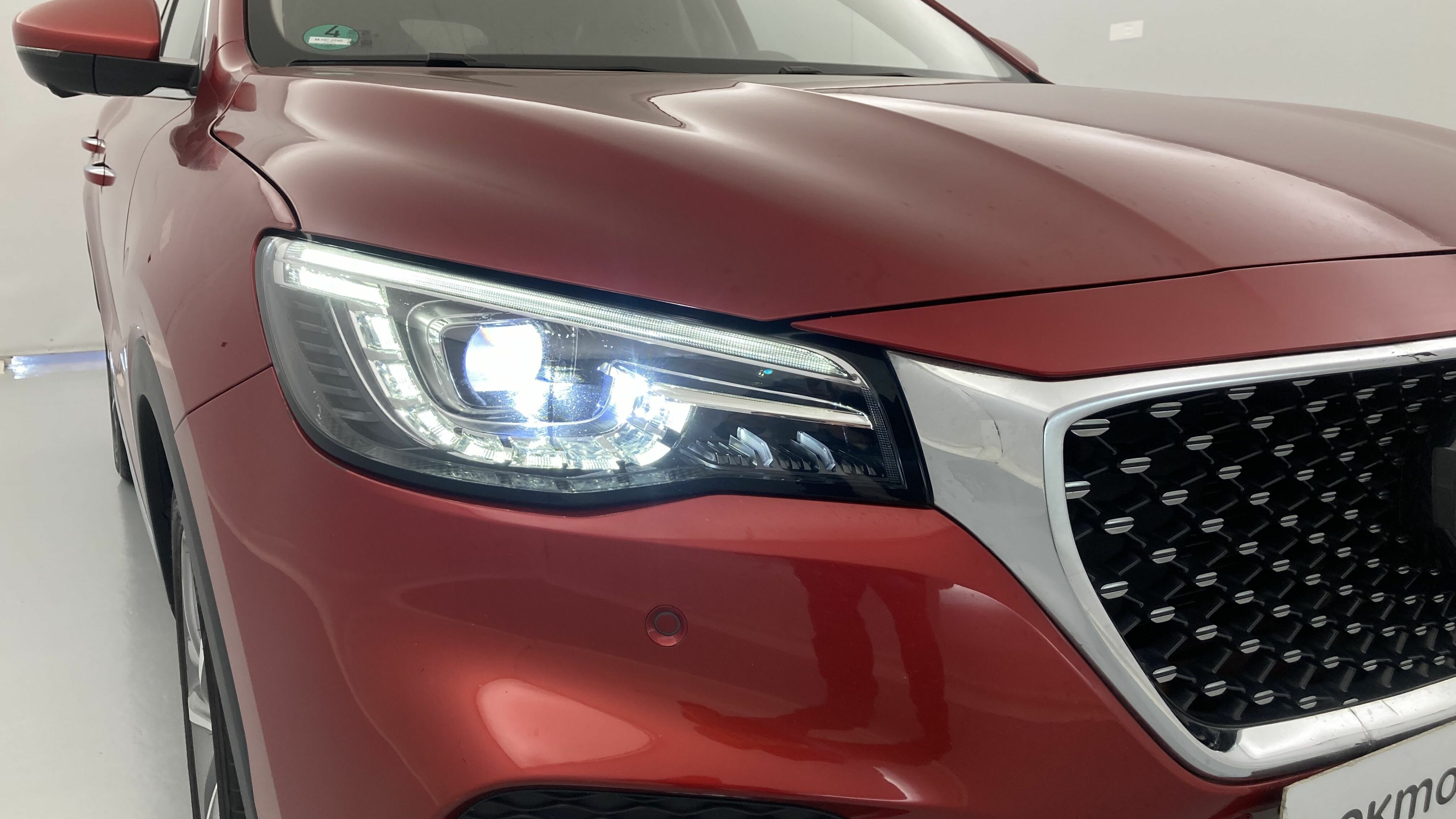 mg hs luxury 1.5 T-GDI 162 2023 diamond red - rsj 28