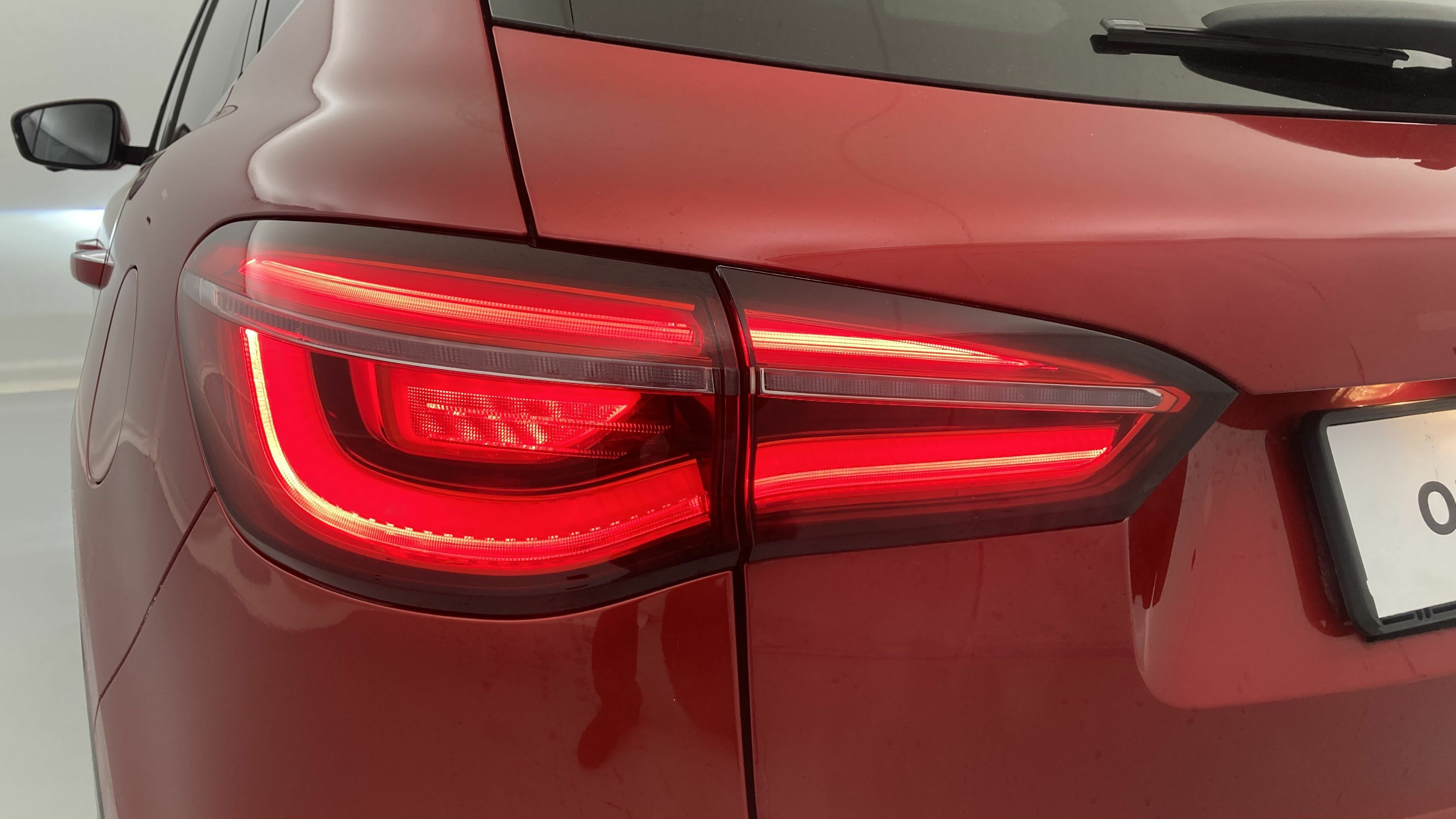 mg hs luxury 1.5 T-GDI 162 2023 diamond red - rsj 29