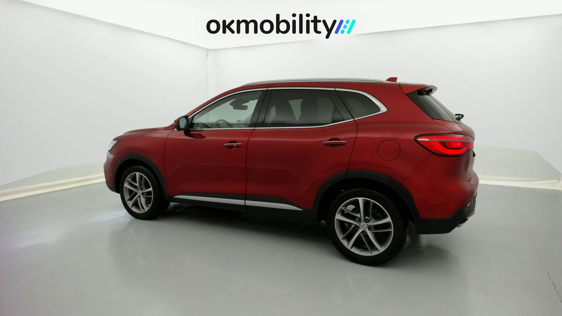 mg hs luxury 1.5 T-GDI 162 2023 diamond red - rsj 7