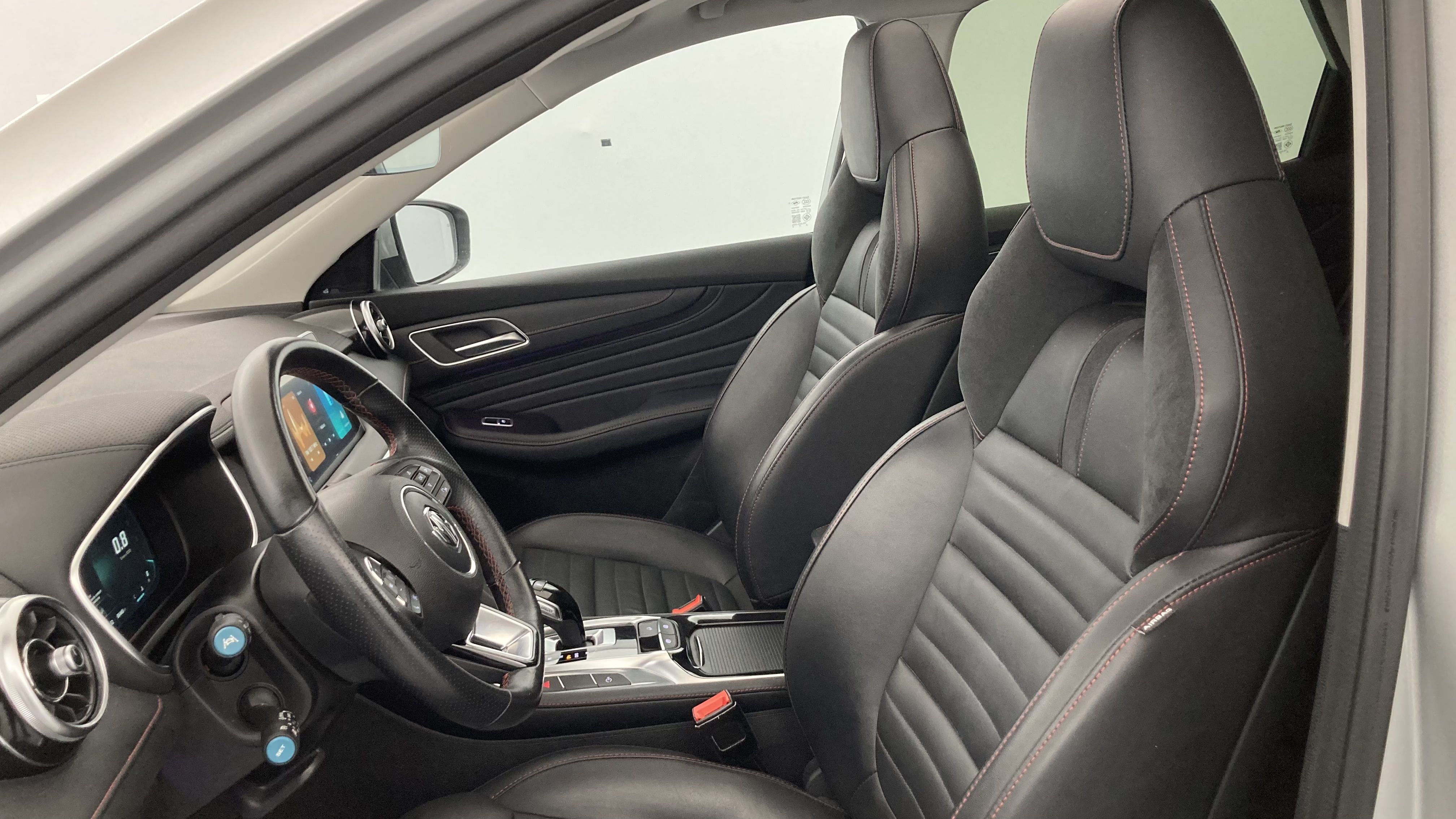 mg hs luxury 1.5 T-GDI 162 AT 2023 medal silver - ssa 17