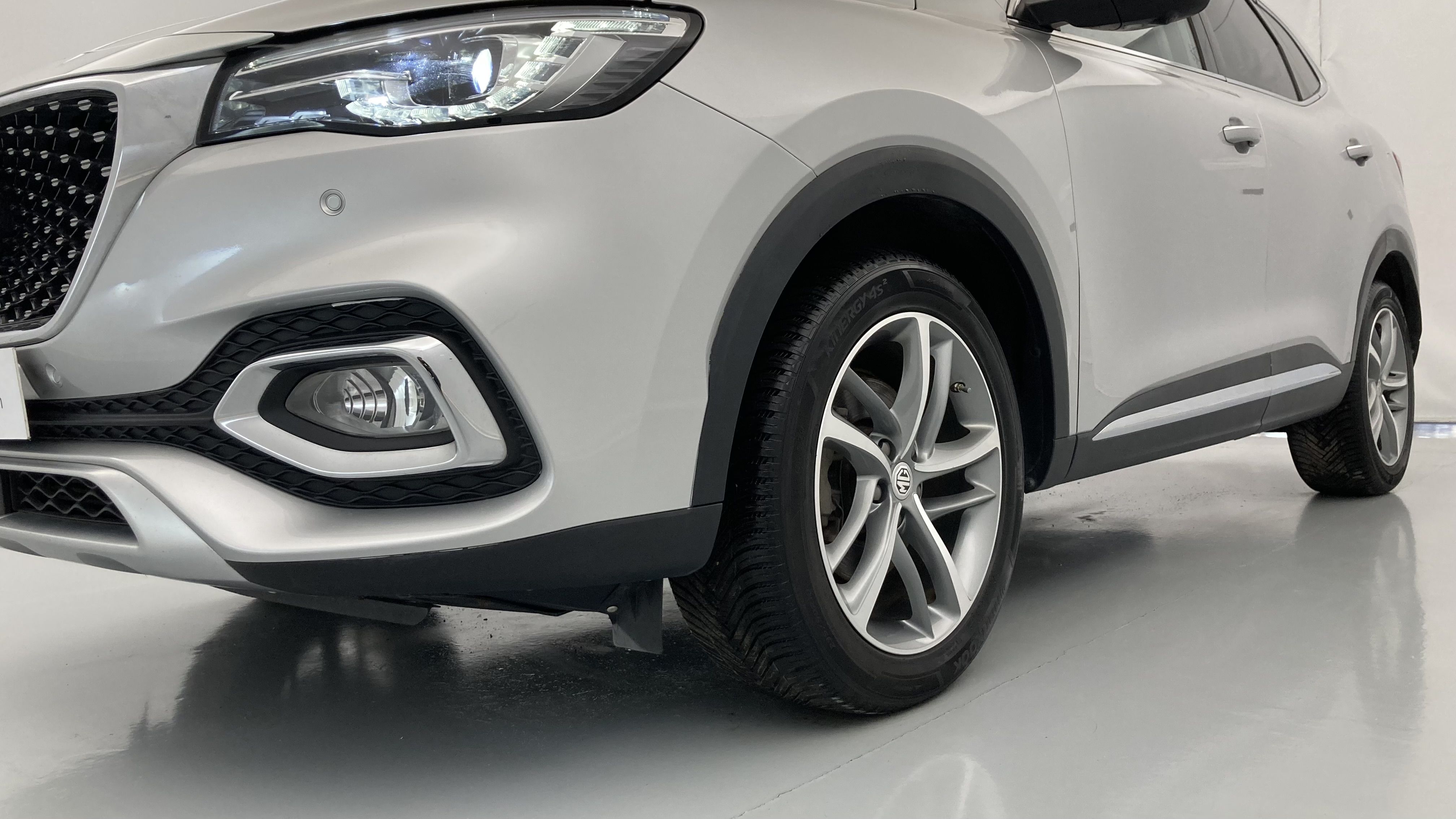 mg hs luxury 1.5 T-GDI 162 AT 2023 medal silver - ssa 32