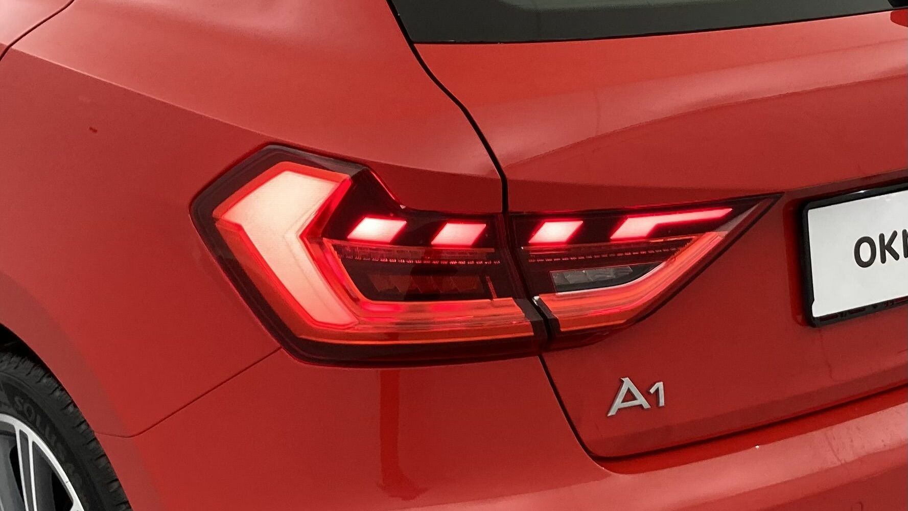 audi a1 sportback s line 30 TFSI 110 2022 misanorot / mythosschwarz 31