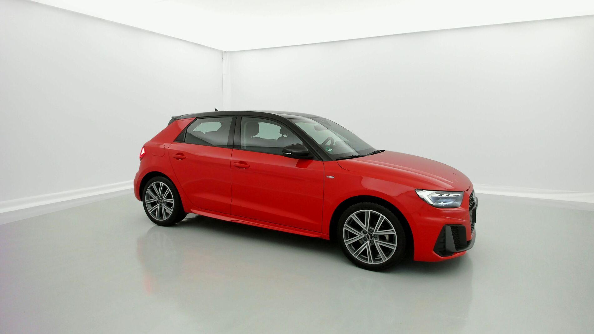 audi a1 sportback s line 30 TFSI 110 2022 misanorot / mythosschwarz 2