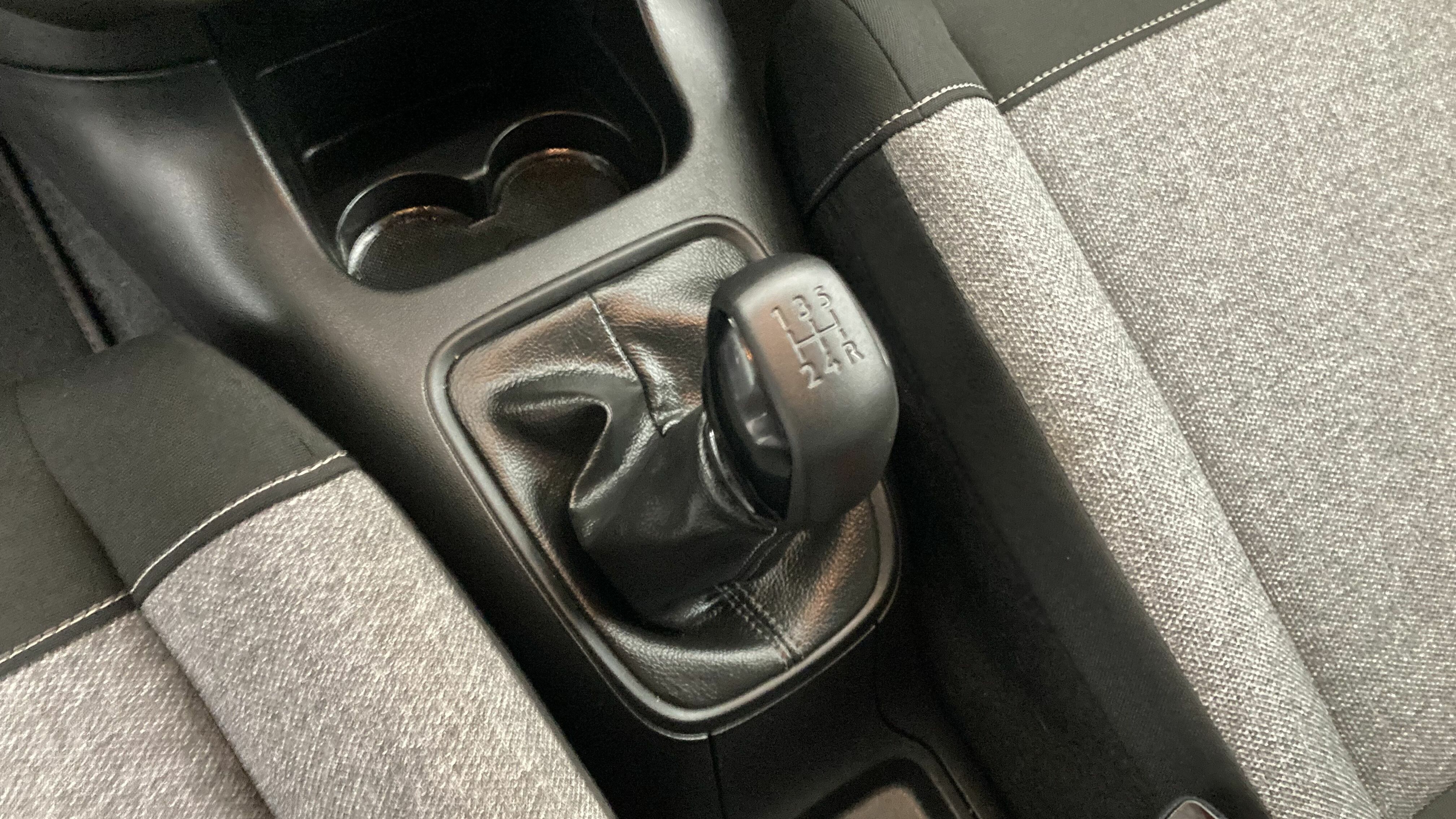 citroen c3 c series 1.2 PURETECH 83 2022 platinium grau metallic 21