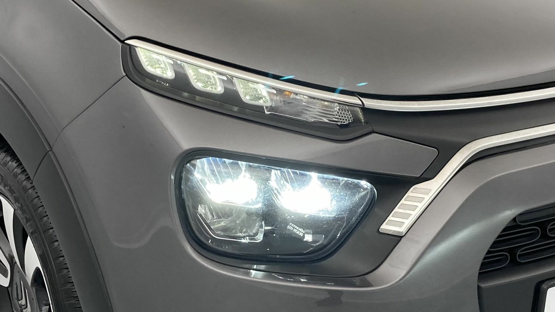 citroen c3 c series 1.2 PURETECH 83 2022 platinium grau metallic 30