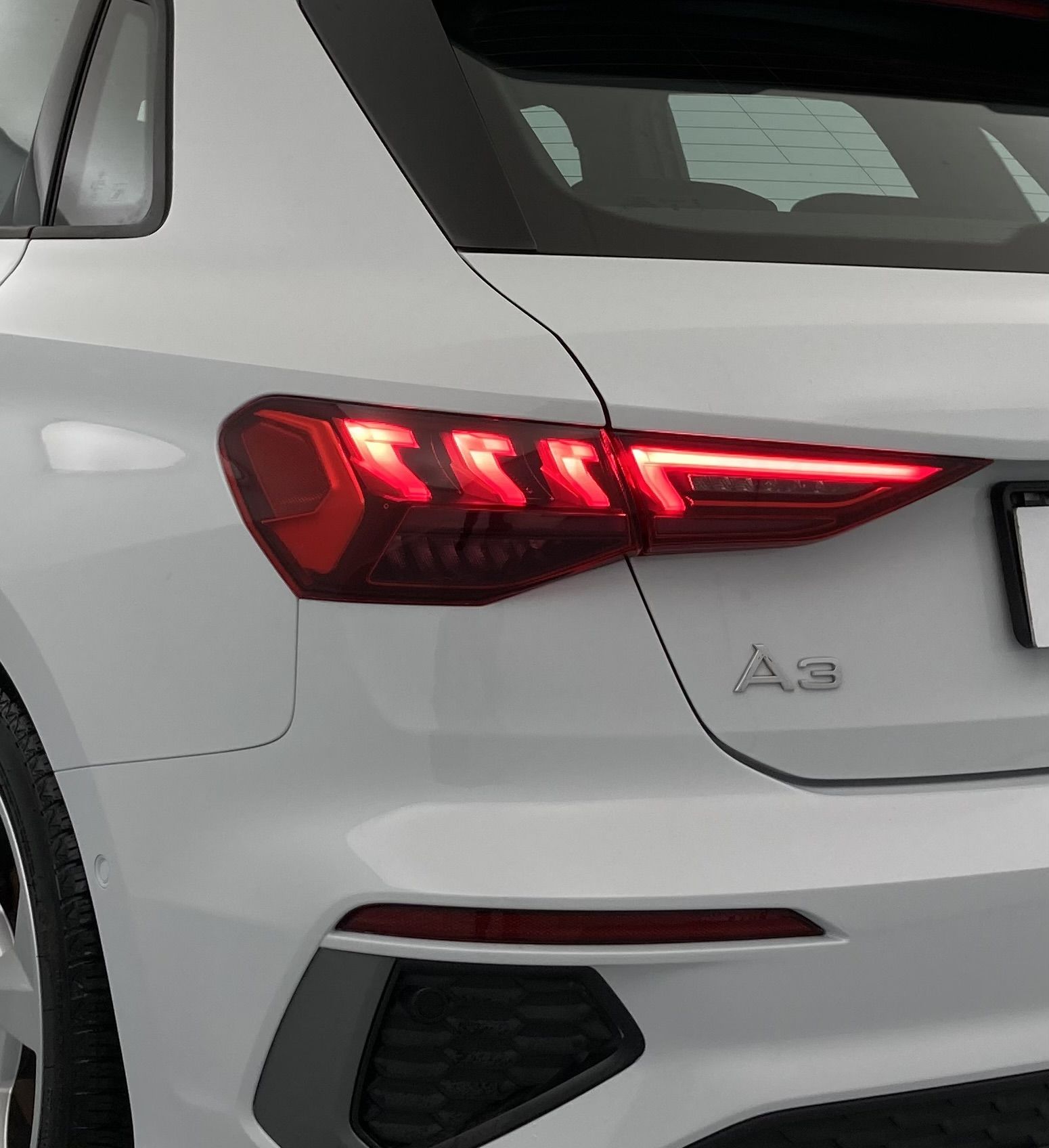 audi a3 sportback s line 35 TFSI 150 STRONIC 2024 gletscherweiss metallic 21