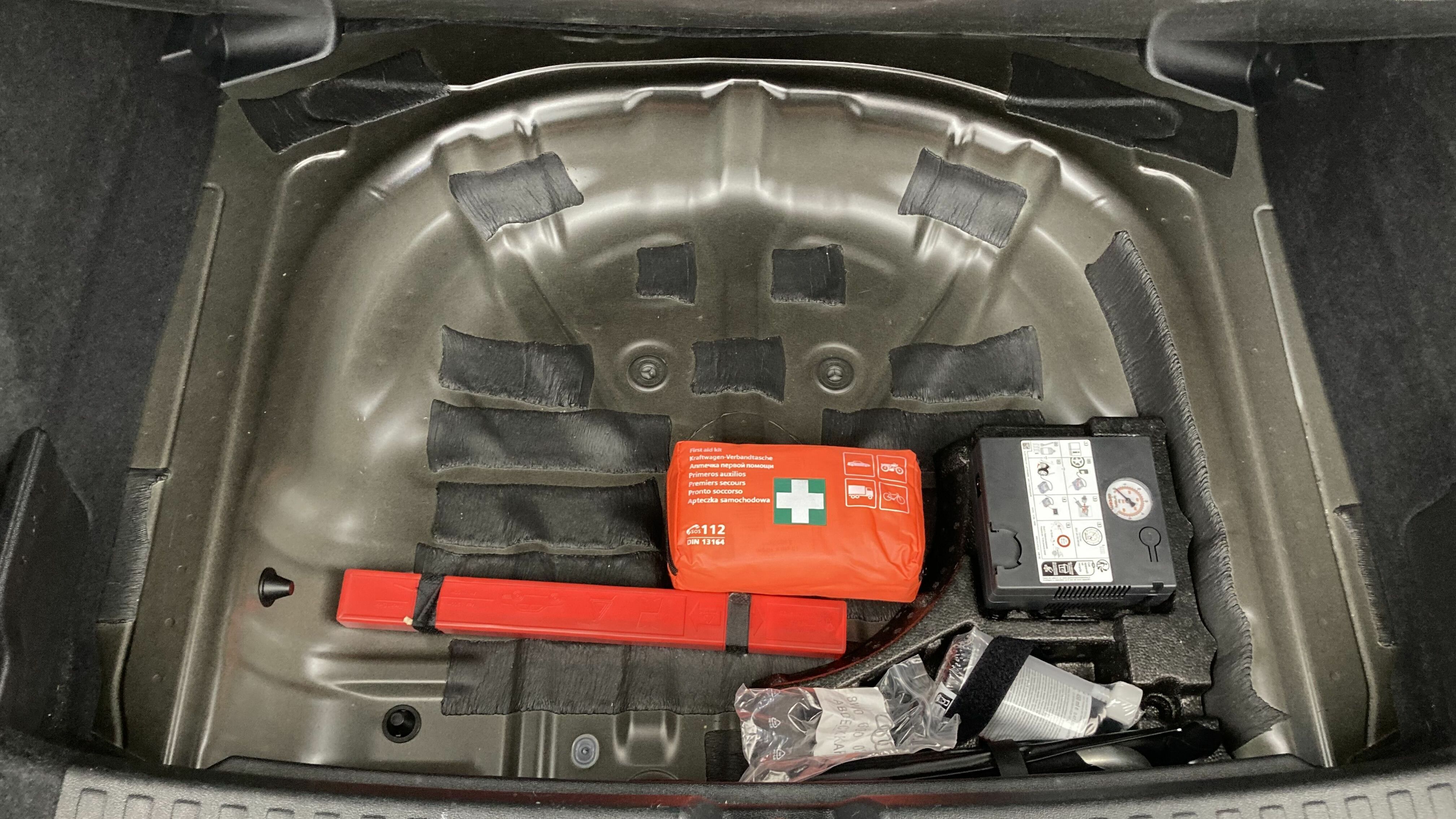 audi a3 sportback s line 35 TFSI 150 STRONIC 2024 mythosschwarz met. 24