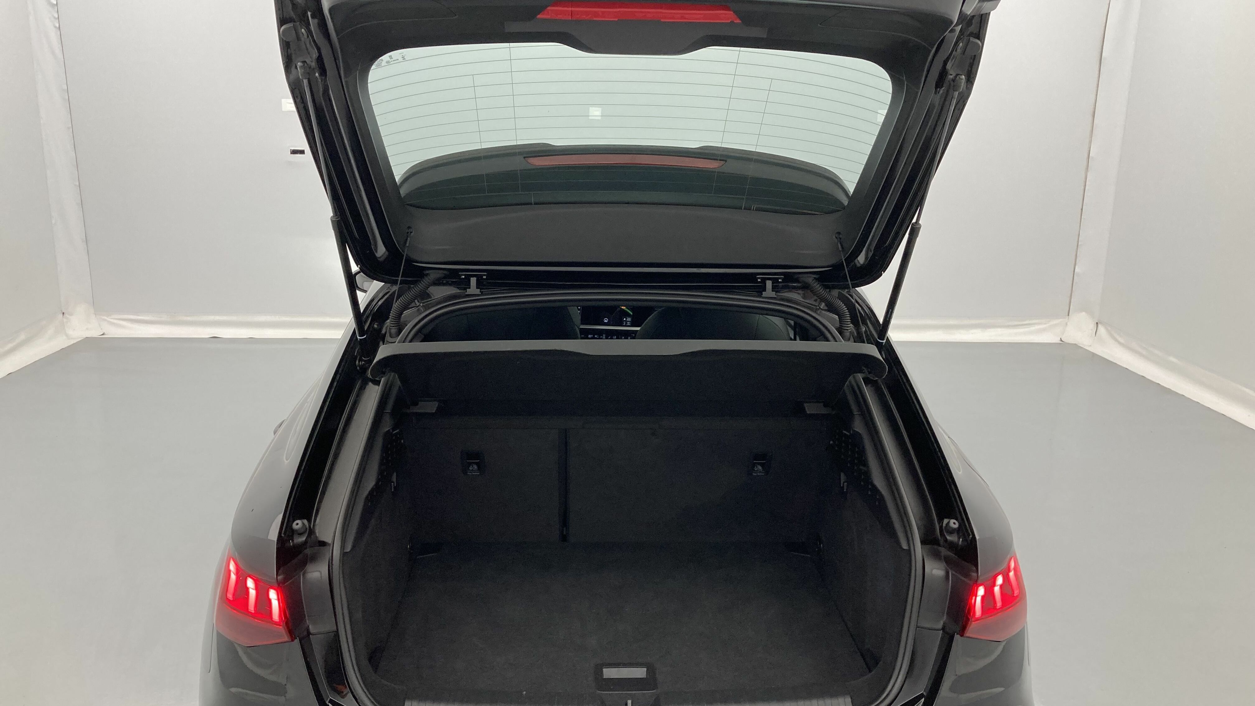 audi a3 sportback s line 35 TFSI 150 STRONIC 2024 mythosschwarz met. 25