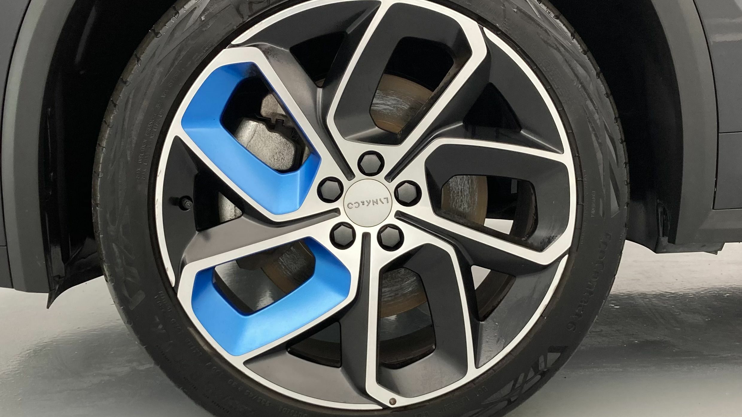 lynk&co 1 nv 1.5 PHEV 261 2022 black 22