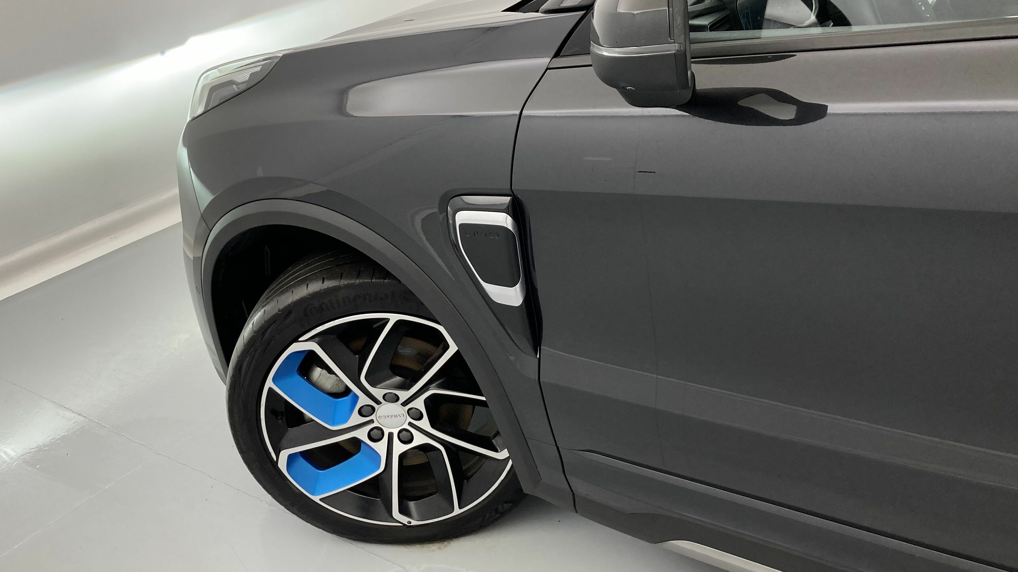 lynk&co 1 nv 1.5 PHEV 261 2022 black 23