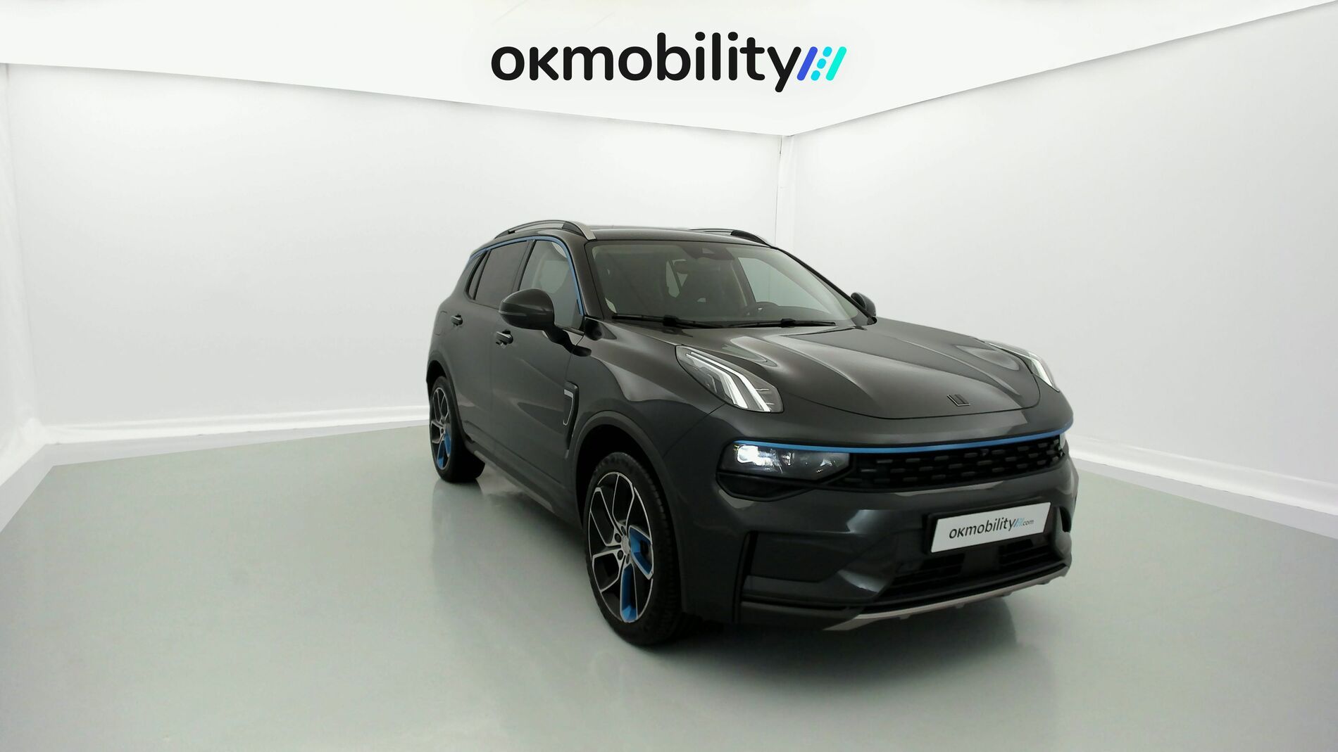 lynk&co 1 nv 1.5 PHEV 261 2022 black 3
