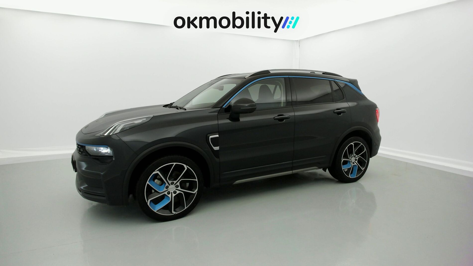 lynk&co 1 nv 1.5 PHEV 261 2022 black 5