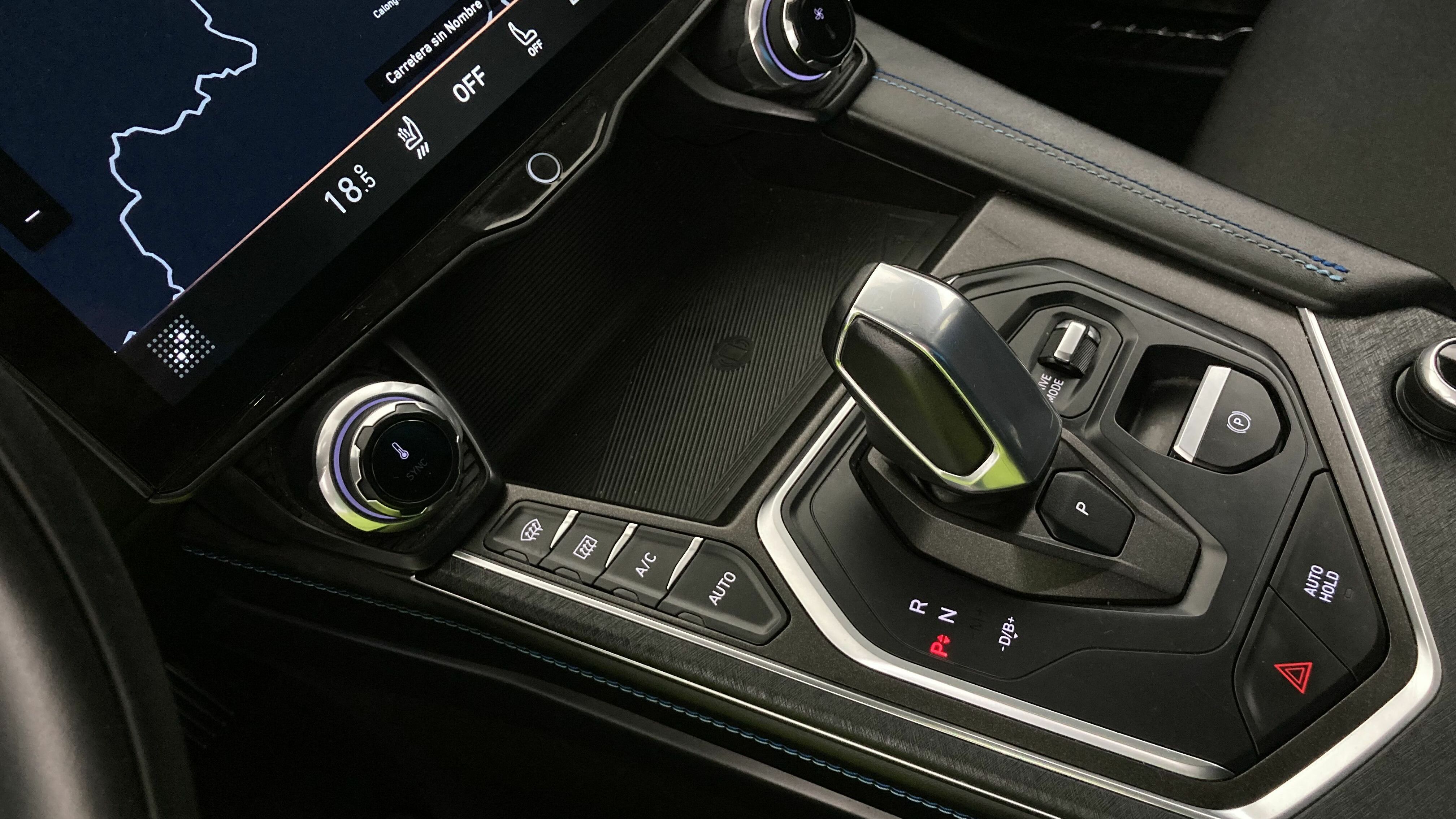 lynk&co 01 nv 1.5 PHEV 261 2022 black 21