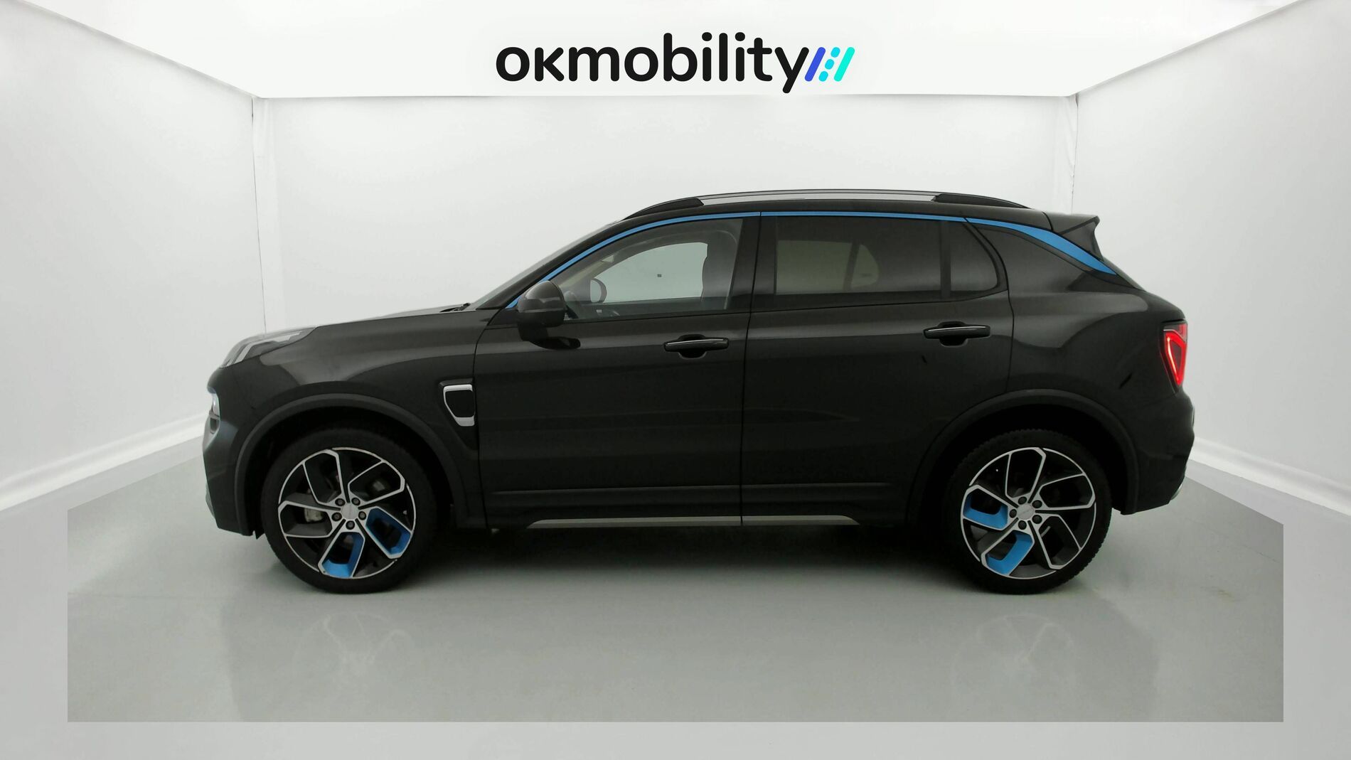 lynk&co 01 nv 1.5 PHEV 261 2022 black 8