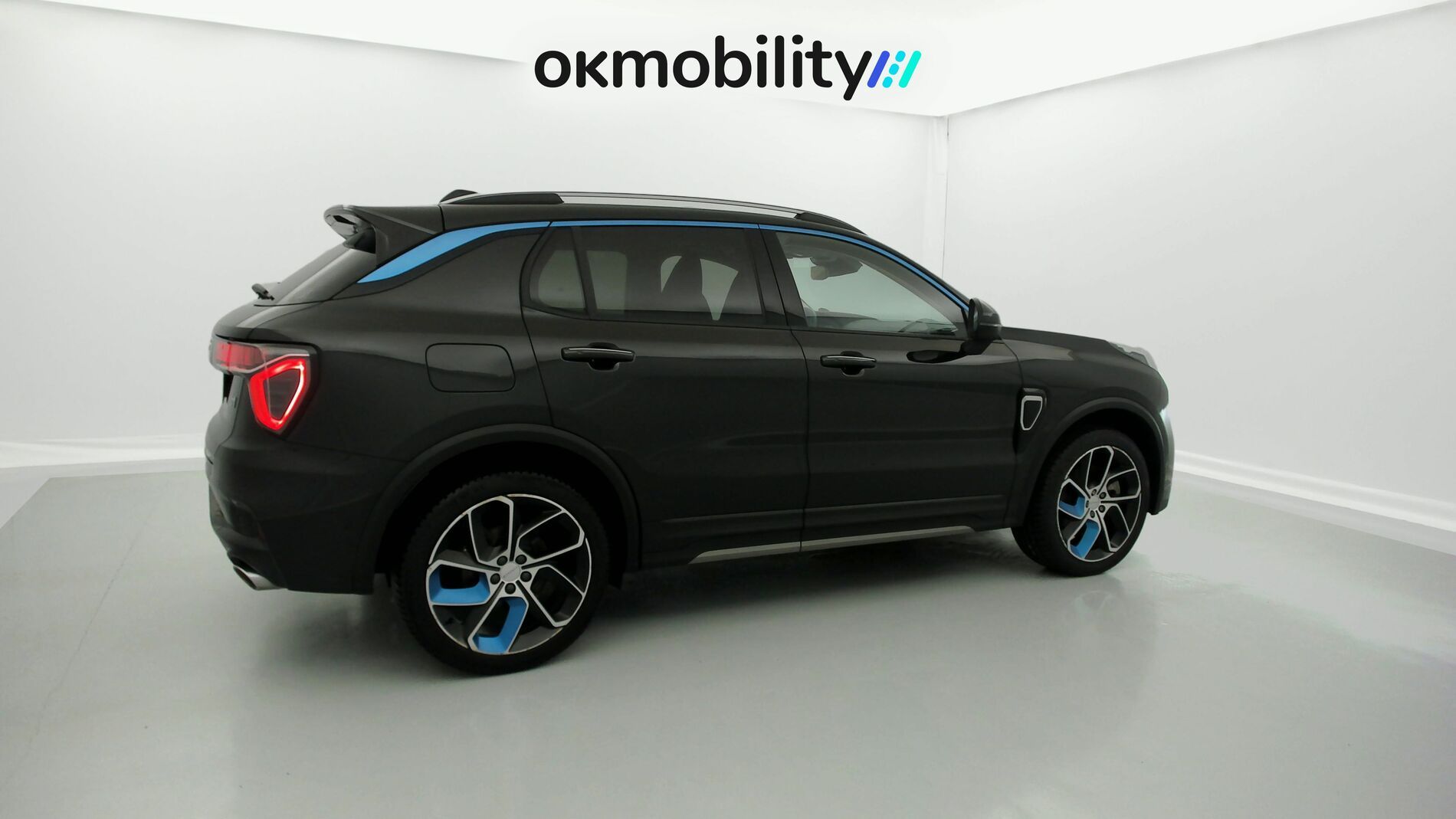 lynk&co 01 nv 1.5 PHEV 261 2022 black 13
