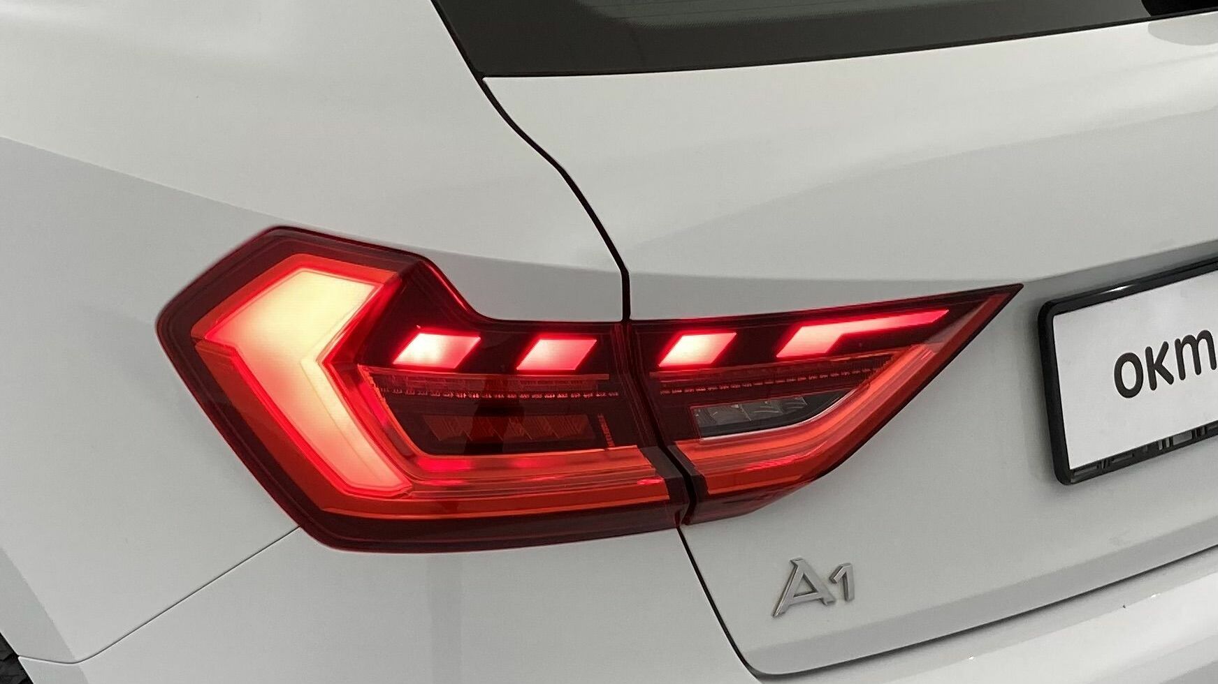 audi a1 sportback s line 25 TFSI 95 2023 gletscherweiß met. 30