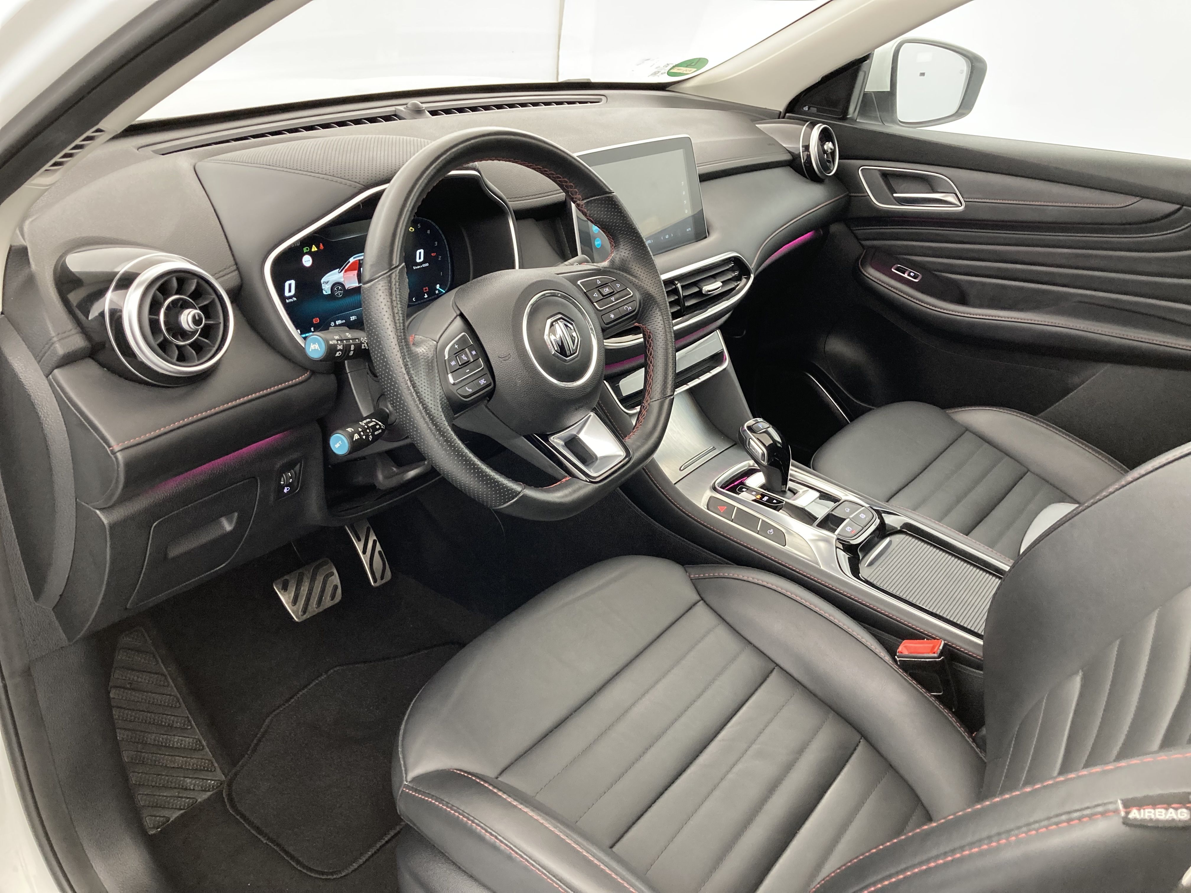 mg hs luxury 1.5 T-GDI 162 AT 2023 dover white - wsb 20