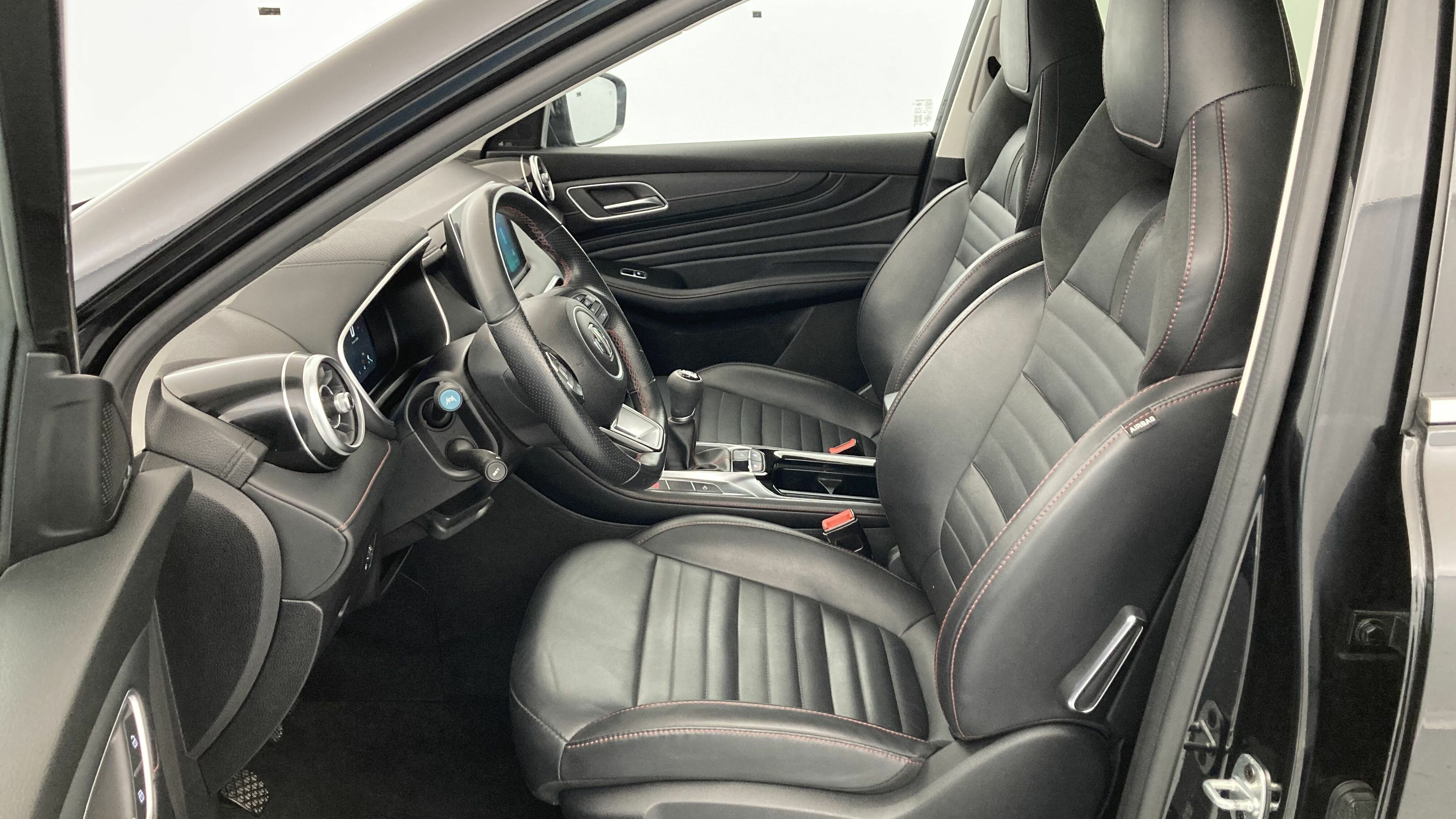 mg hs luxury 1.5 T-GDI 162 2023 pebble black 11