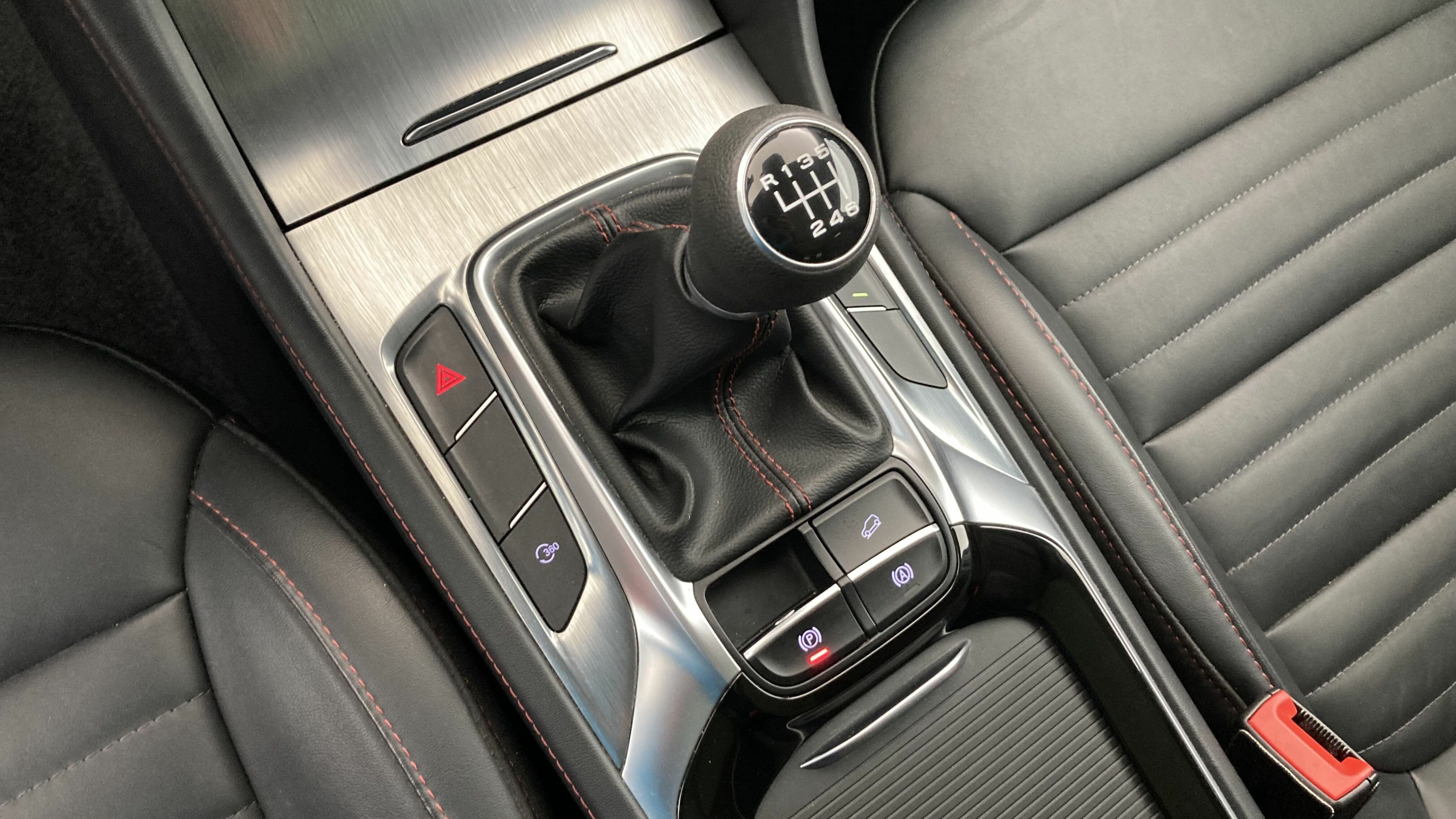 mg hs luxury 1.5 T-GDI 162 2023 pebble black 16