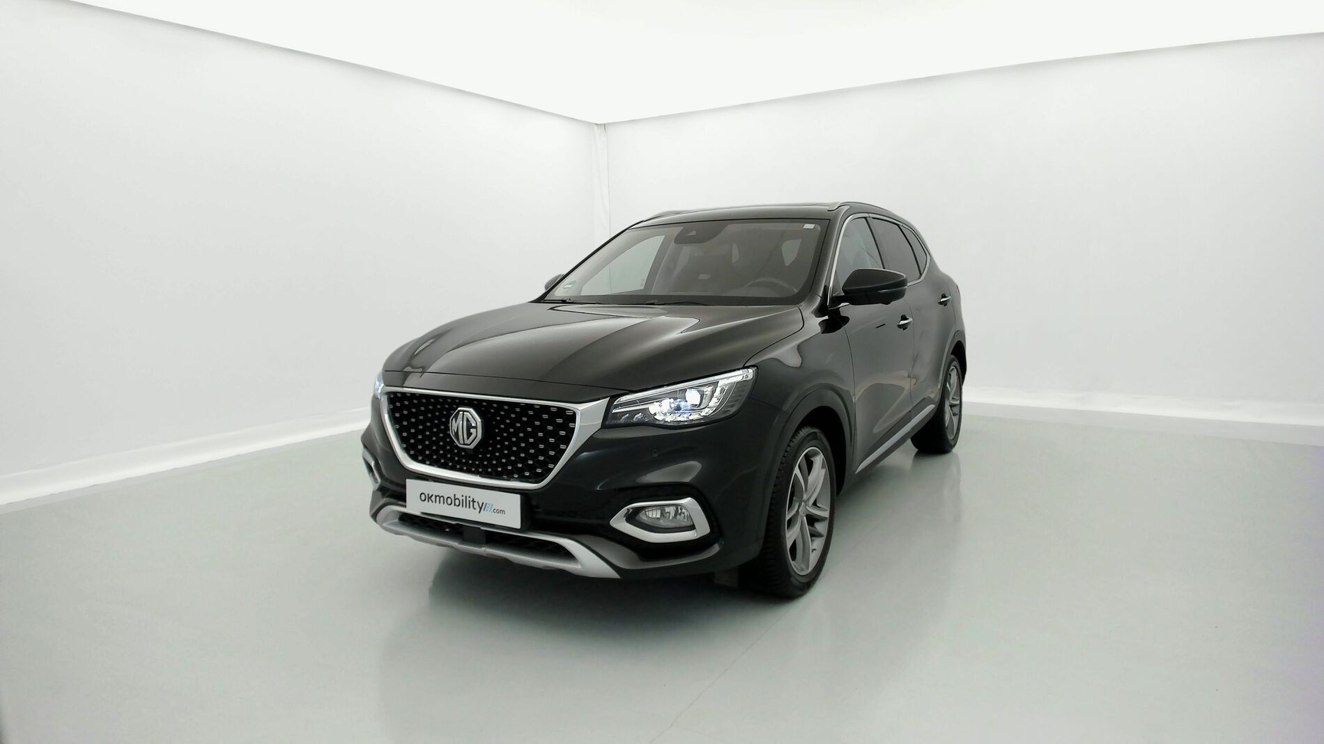 mg hs luxury 1.5 T-GDI 162 2023 pebble black 1