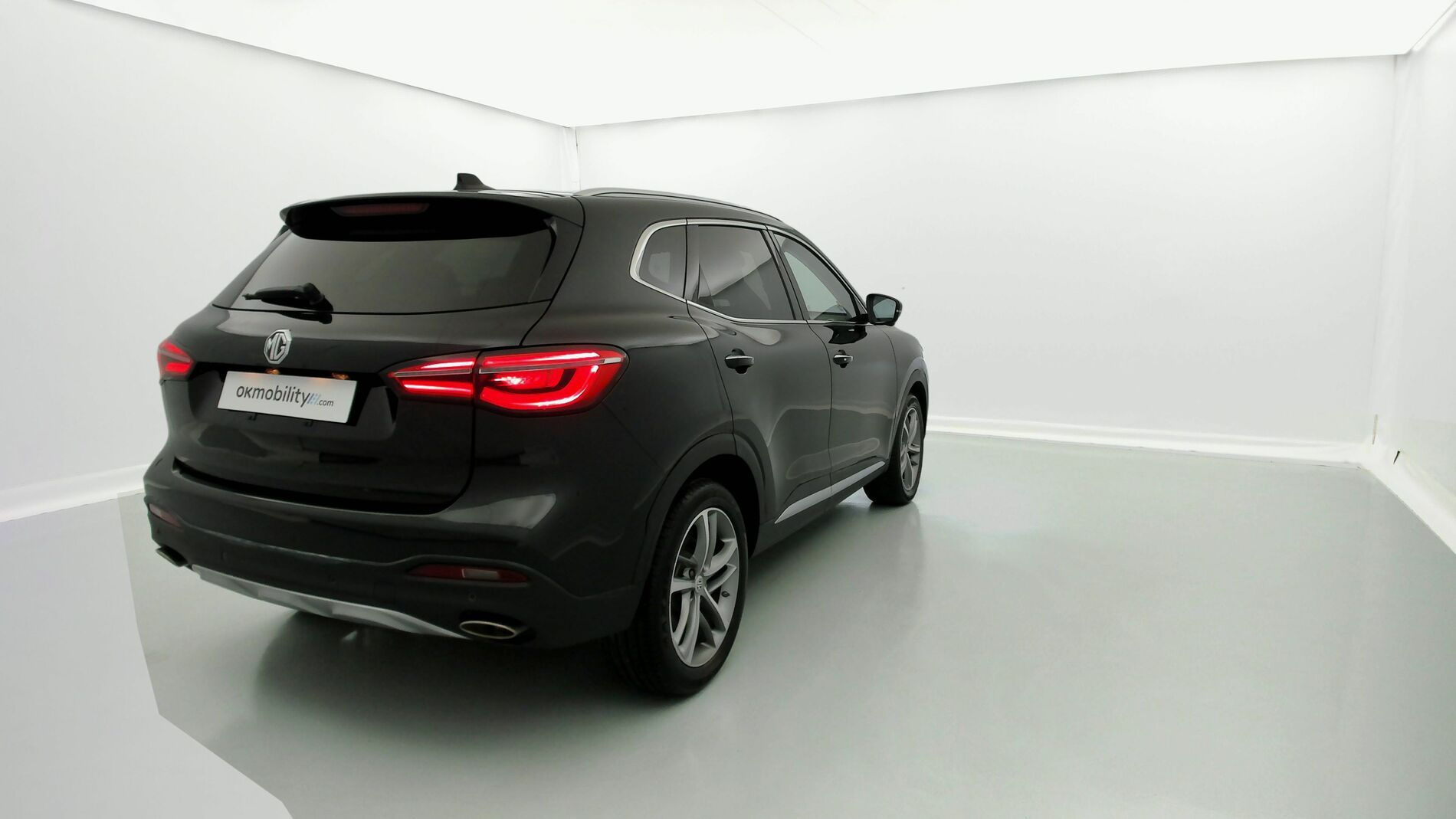 mg hs luxury 1.5 T-GDI 162 2023 pebble black 8