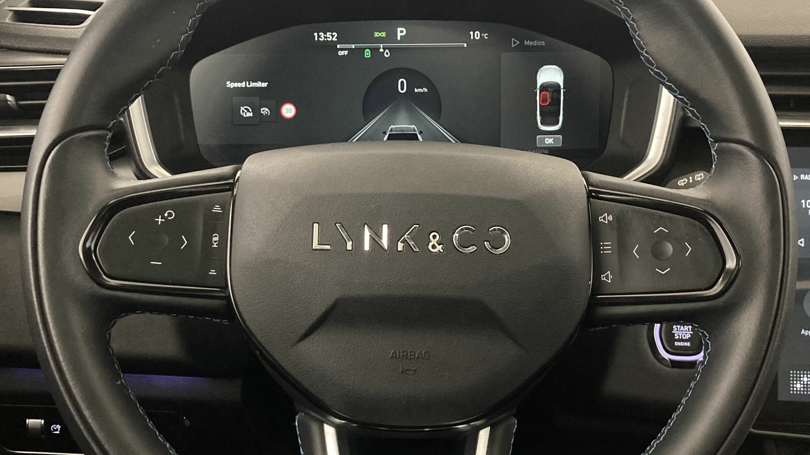 lynk&co 01 nv 1.5 PHEV 261 2022 blue 16