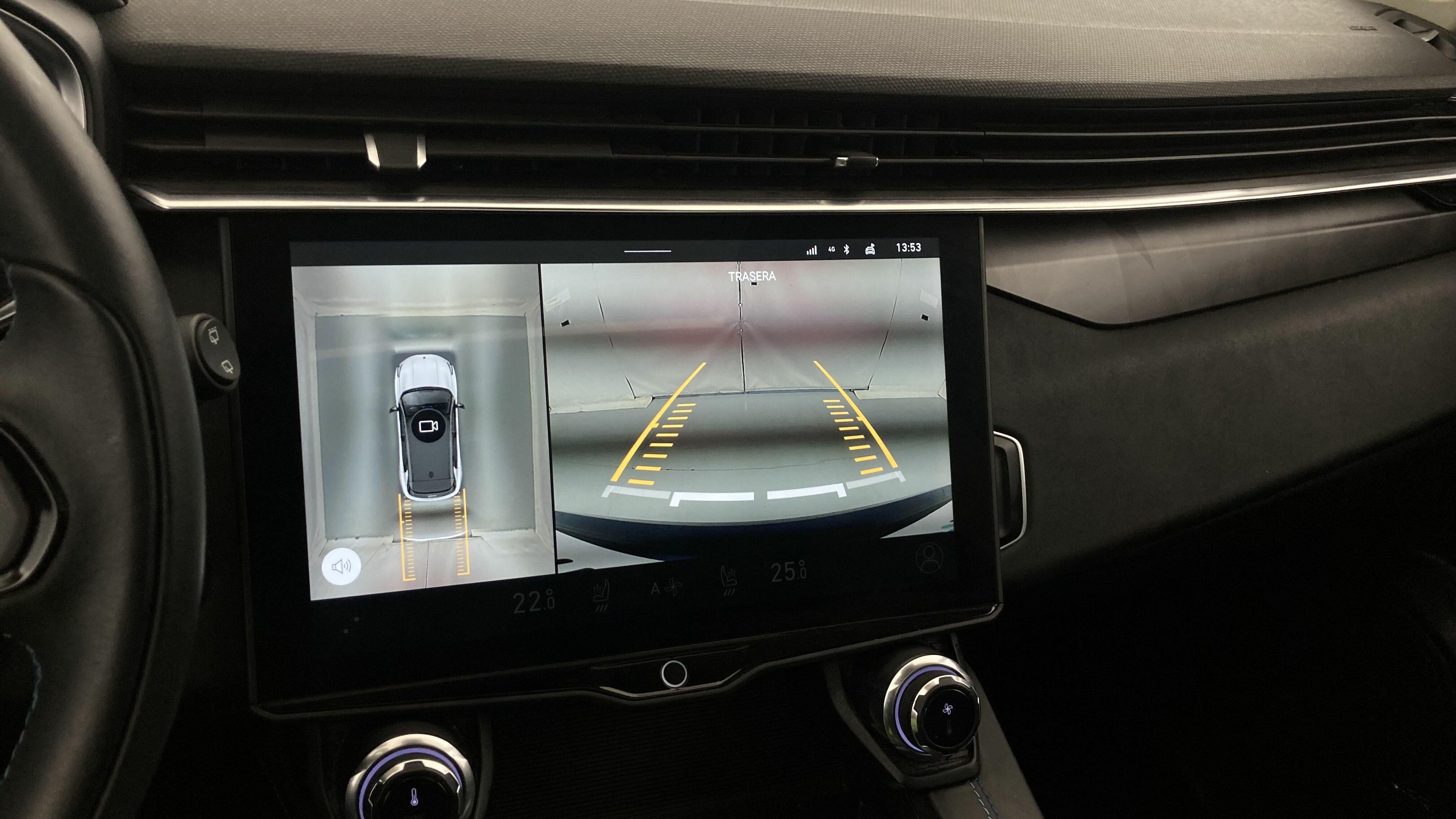 lynk&co 01 nv 1.5 PHEV 261 2022 blue 18