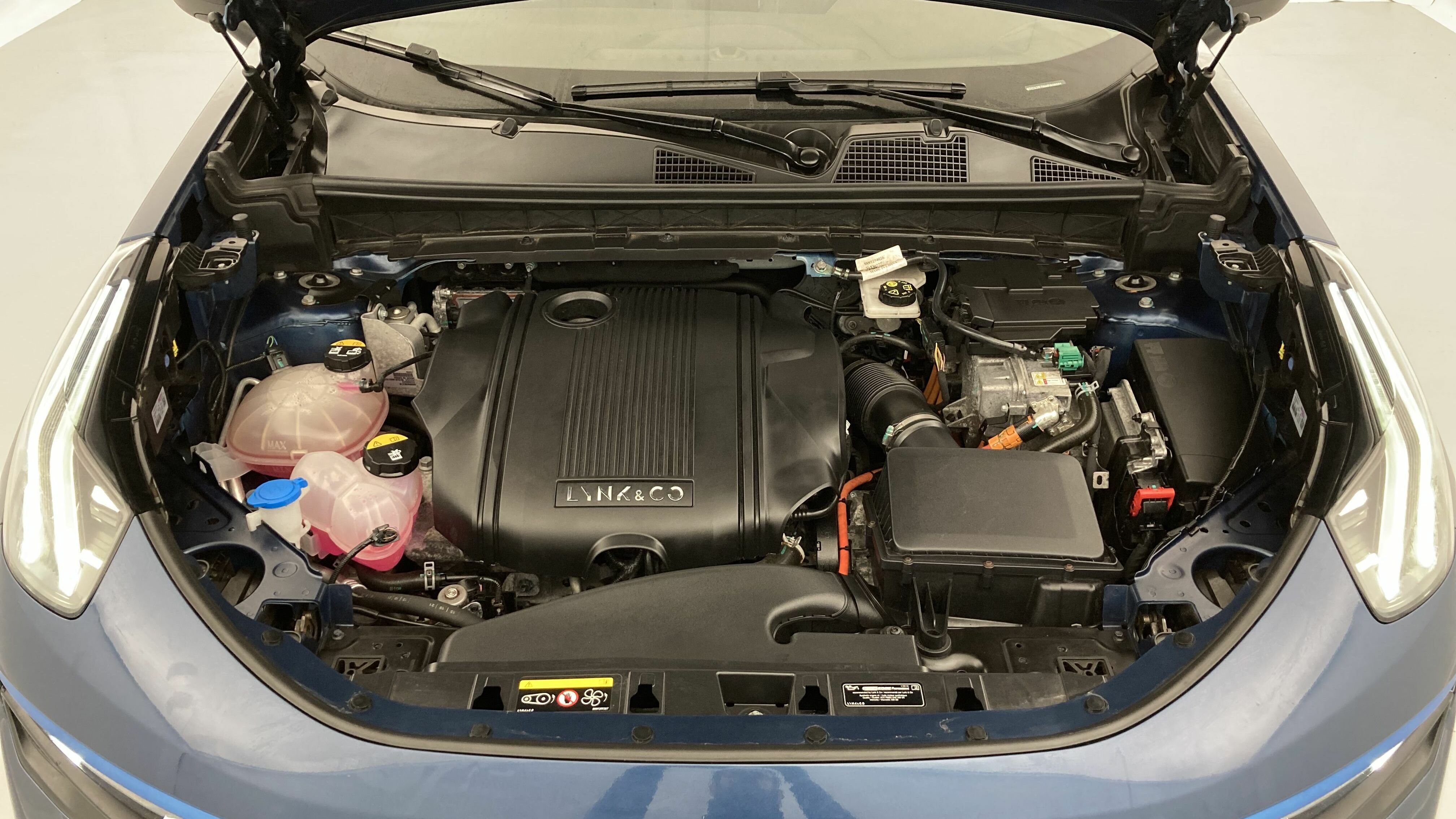 lynk&co 01 nv 1.5 PHEV 261 2022 blue 24