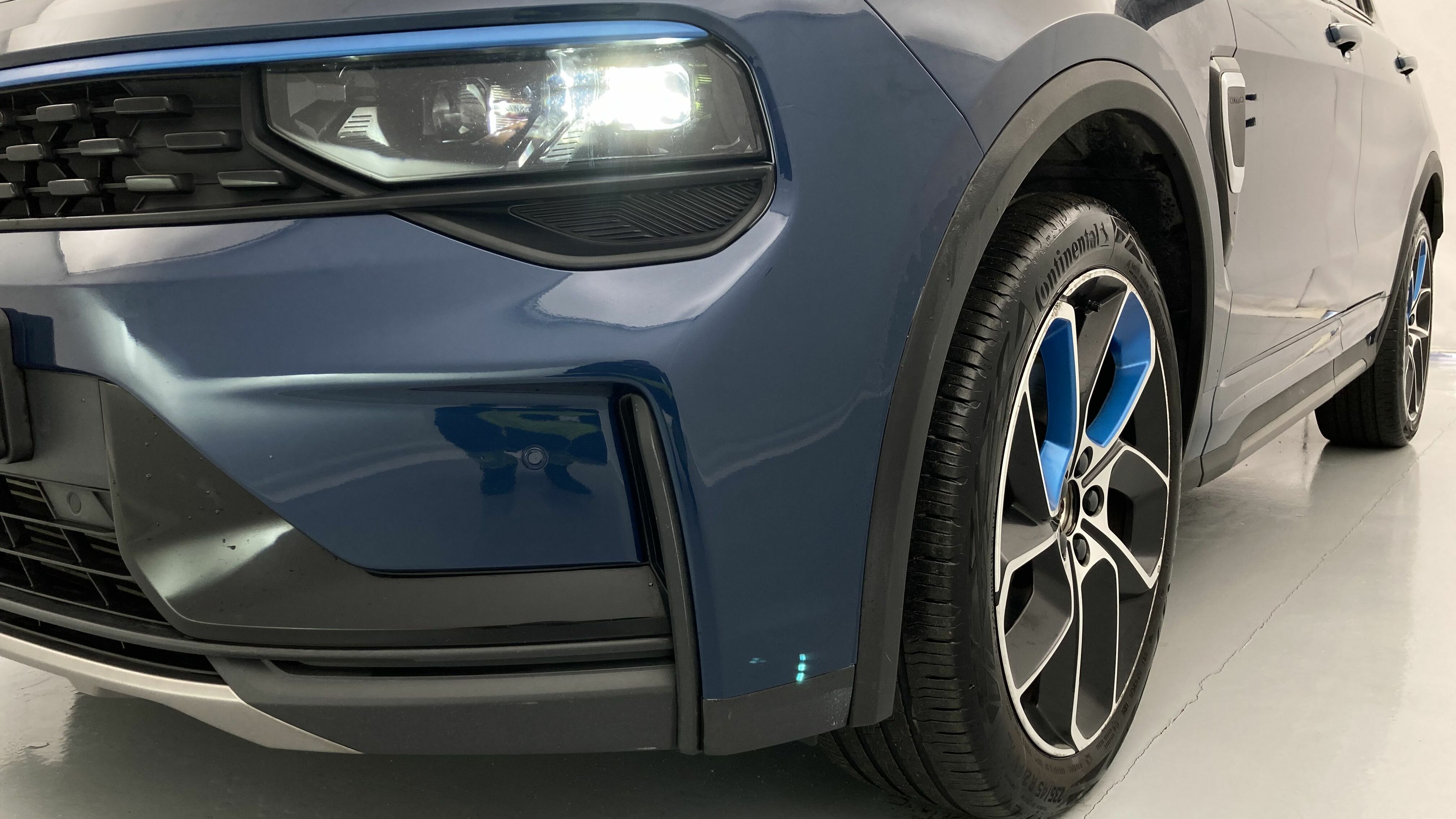 lynk&co 01 nv 1.5 PHEV 261 2022 blue 25