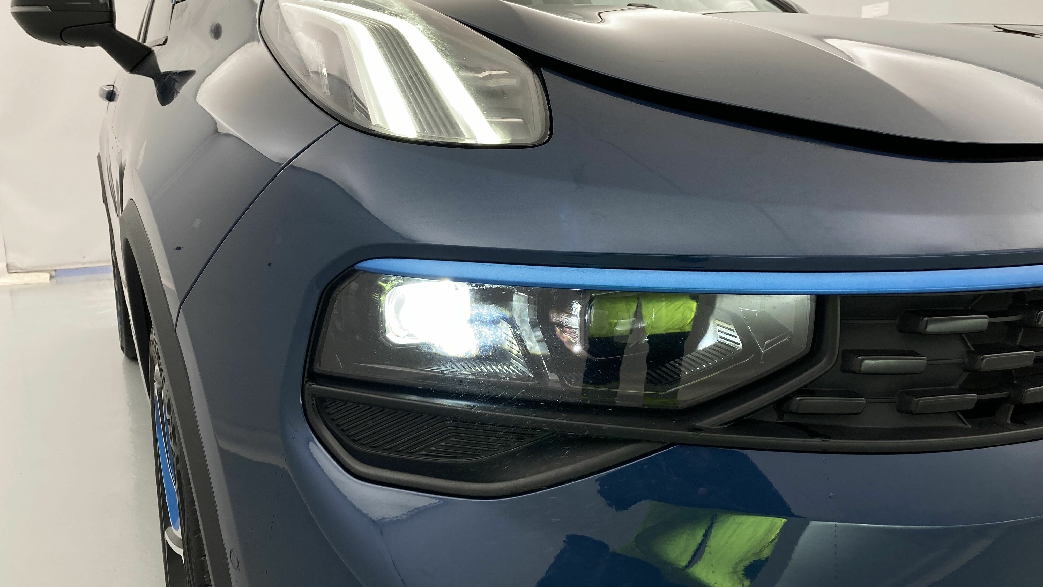 lynk&co 01 nv 1.5 PHEV 261 2022 blue 28