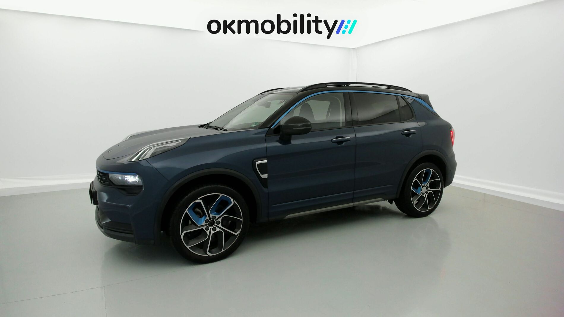 lynk&co 01 nv 1.5 PHEV 261 2022 blue 4