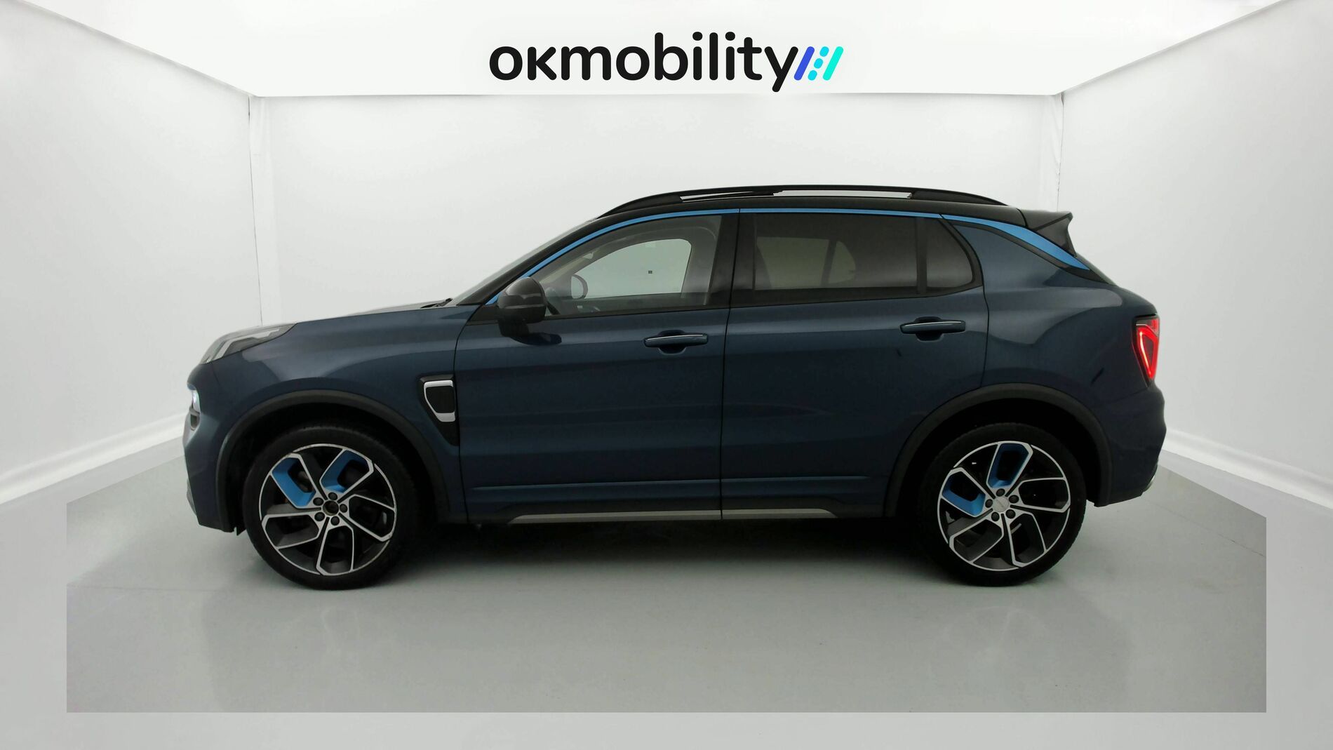 lynk&co 01 nv 1.5 PHEV 261 2022 blue 5