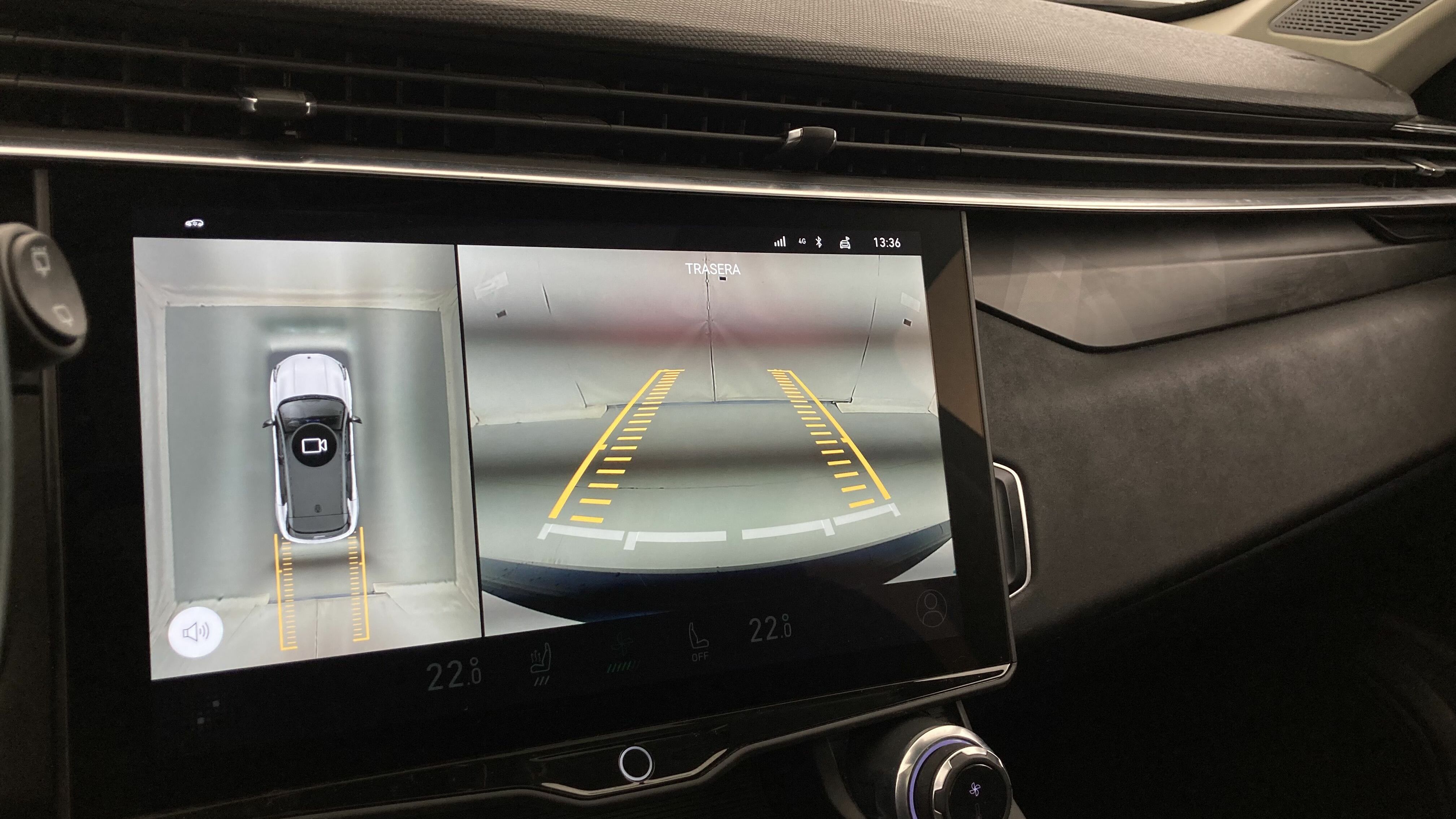 lynk&co 1 nv 1.5 PHEV 261 2022 blue 18