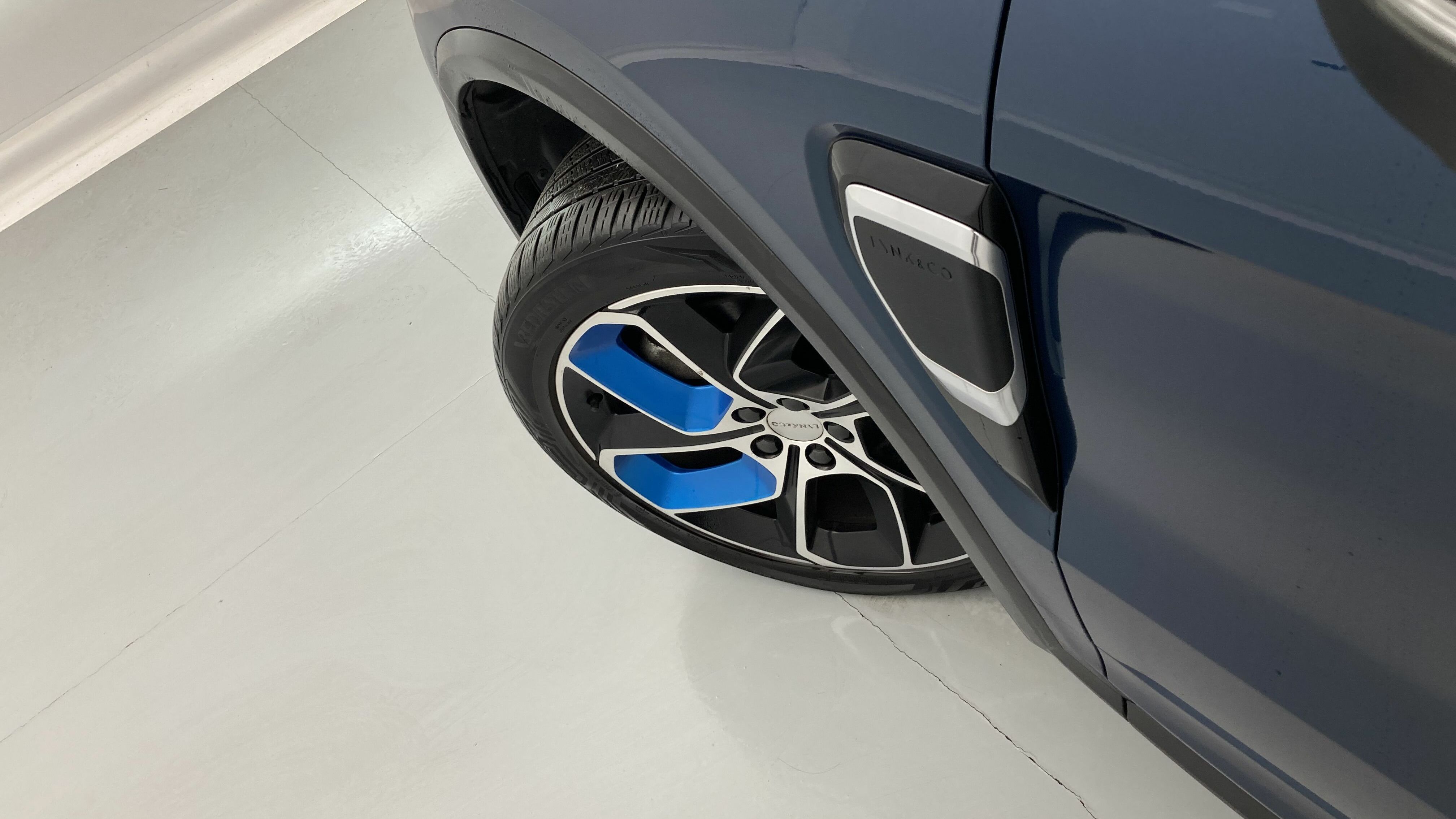 lynk&co 1 nv 1.5 PHEV 261 2022 blue 27