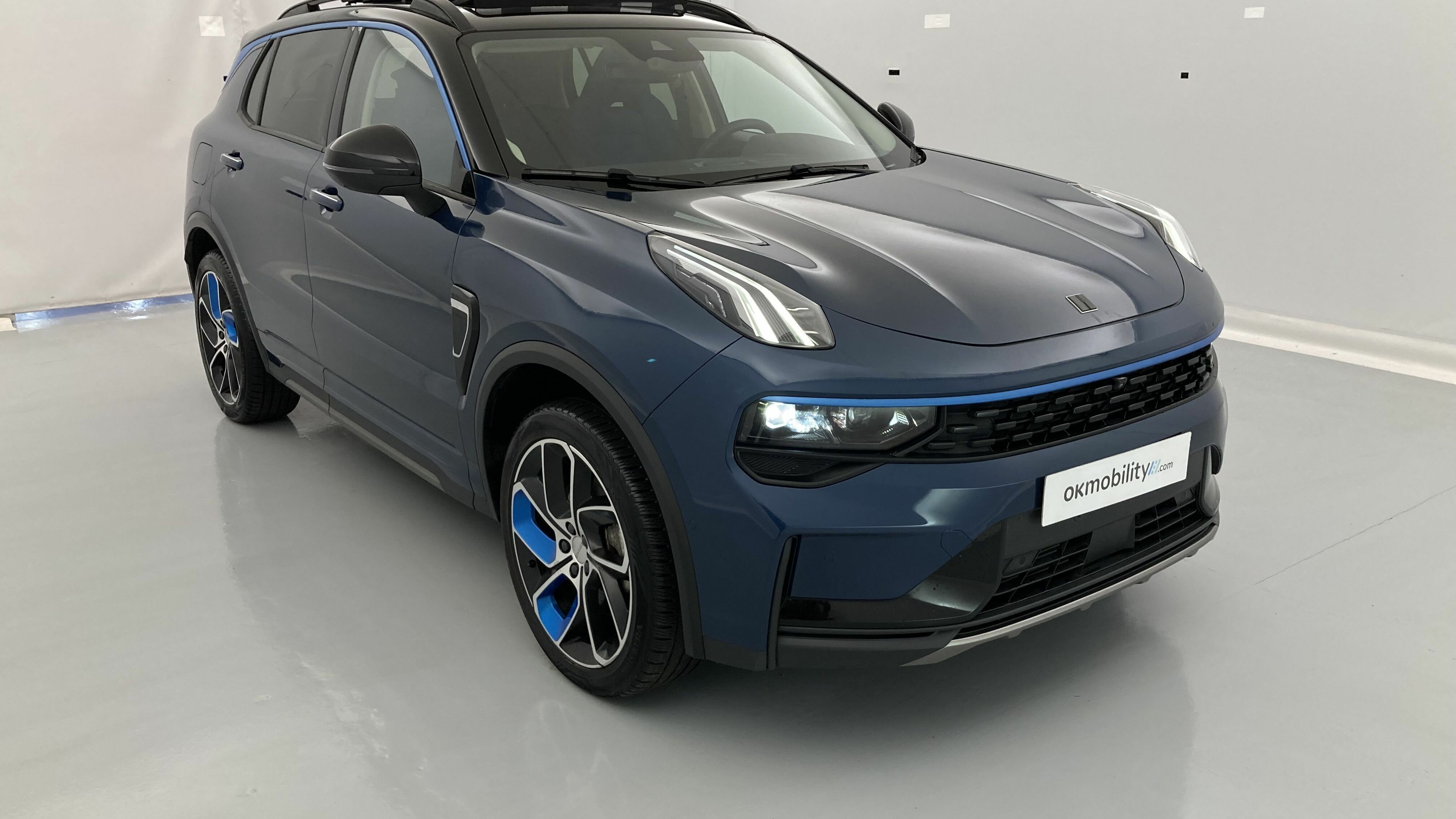lynk&co 1 nv 1.5 PHEV 261 2022 blue 33