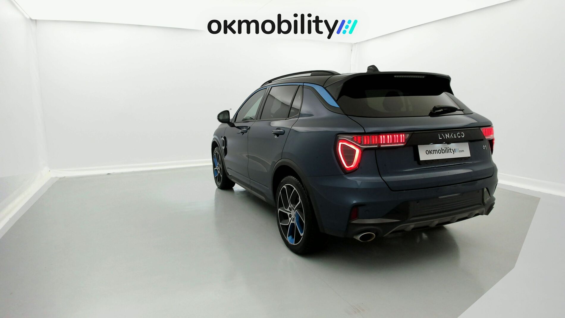 lynk&co 1 nv 1.5 PHEV 261 2022 blue 8