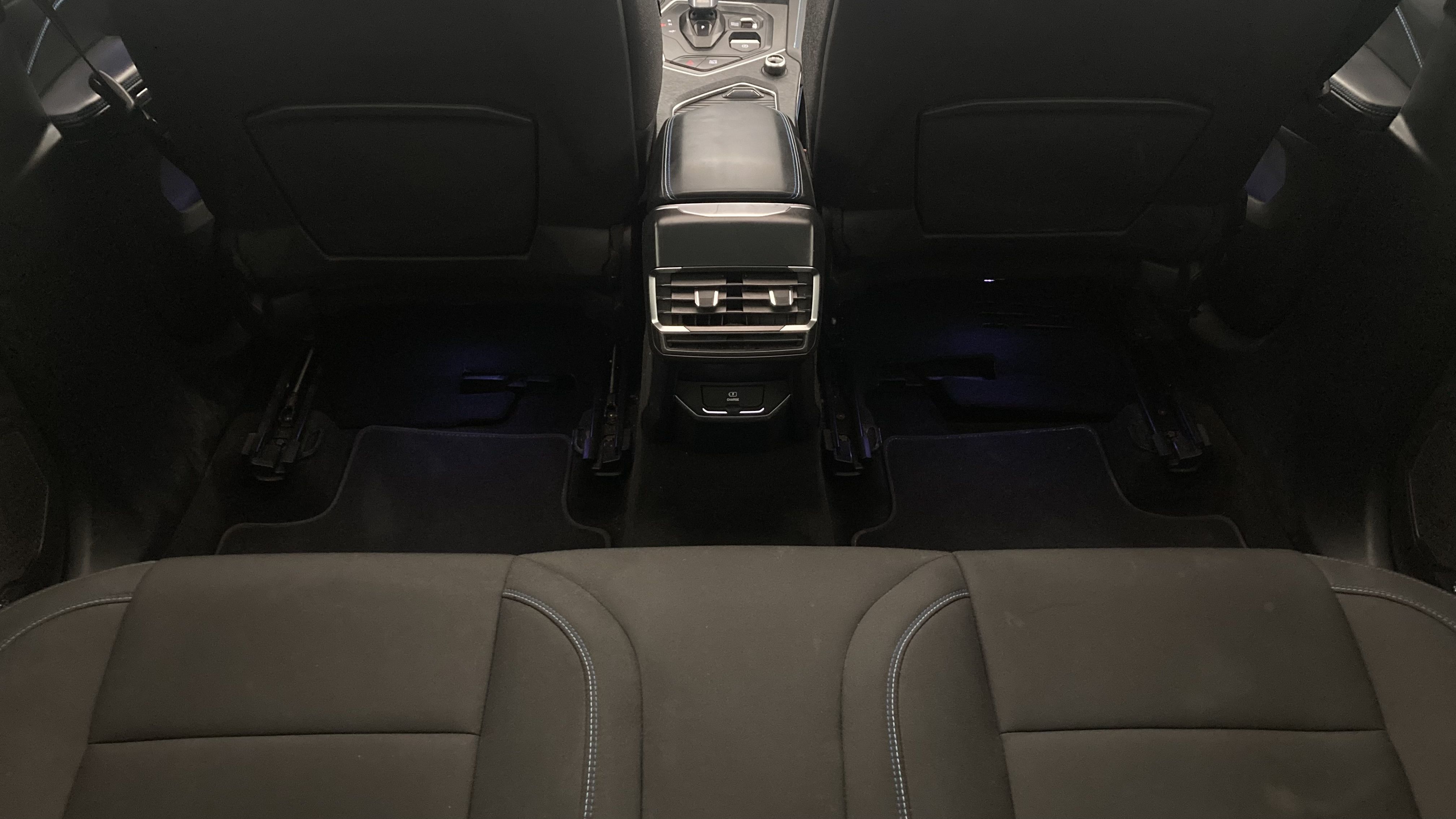 lynk&co 1 nv 1.5 PHEV 261 2022 black 16