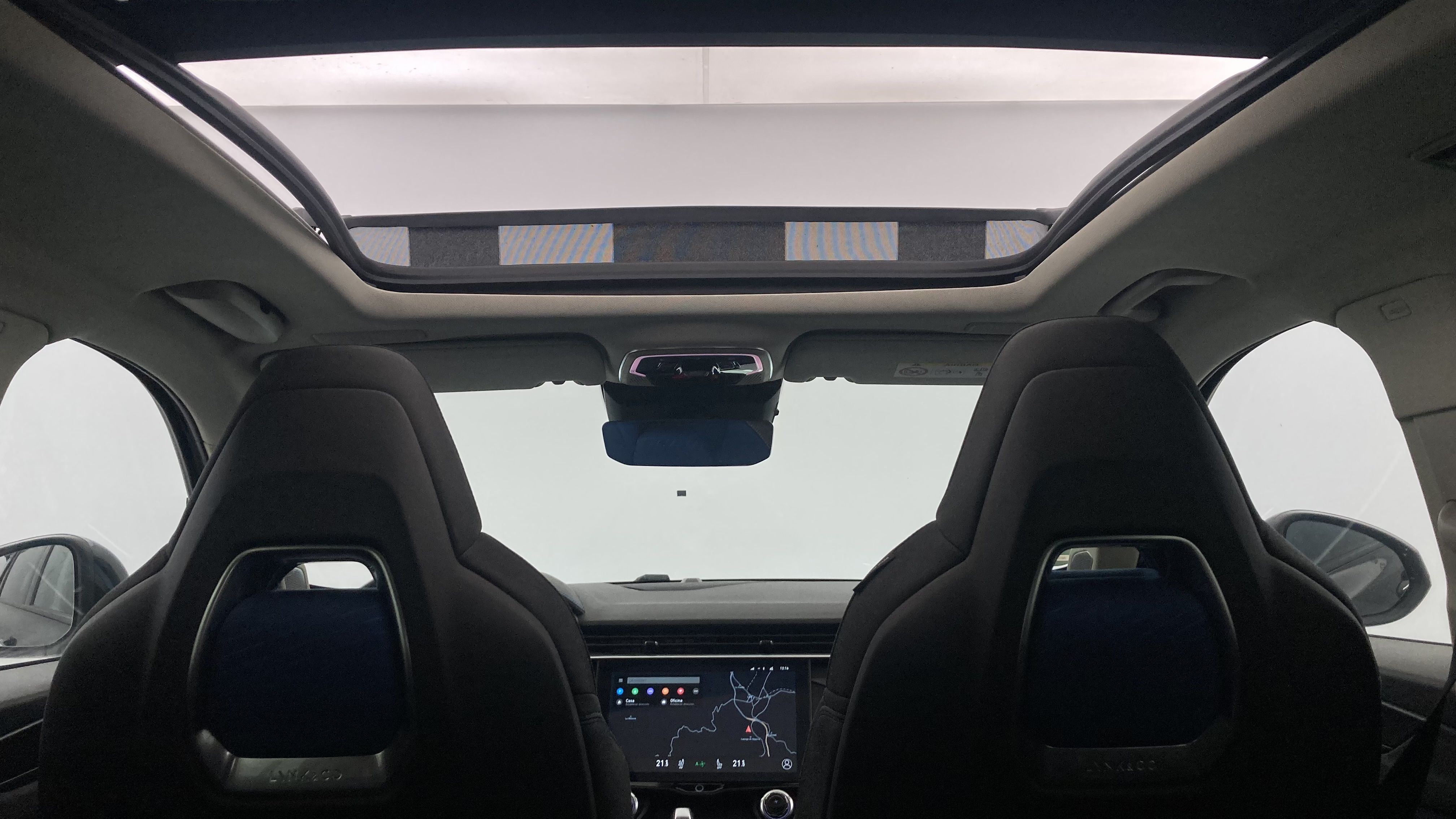 lynk&co 1 nv 1.5 PHEV 261 2022 black 25