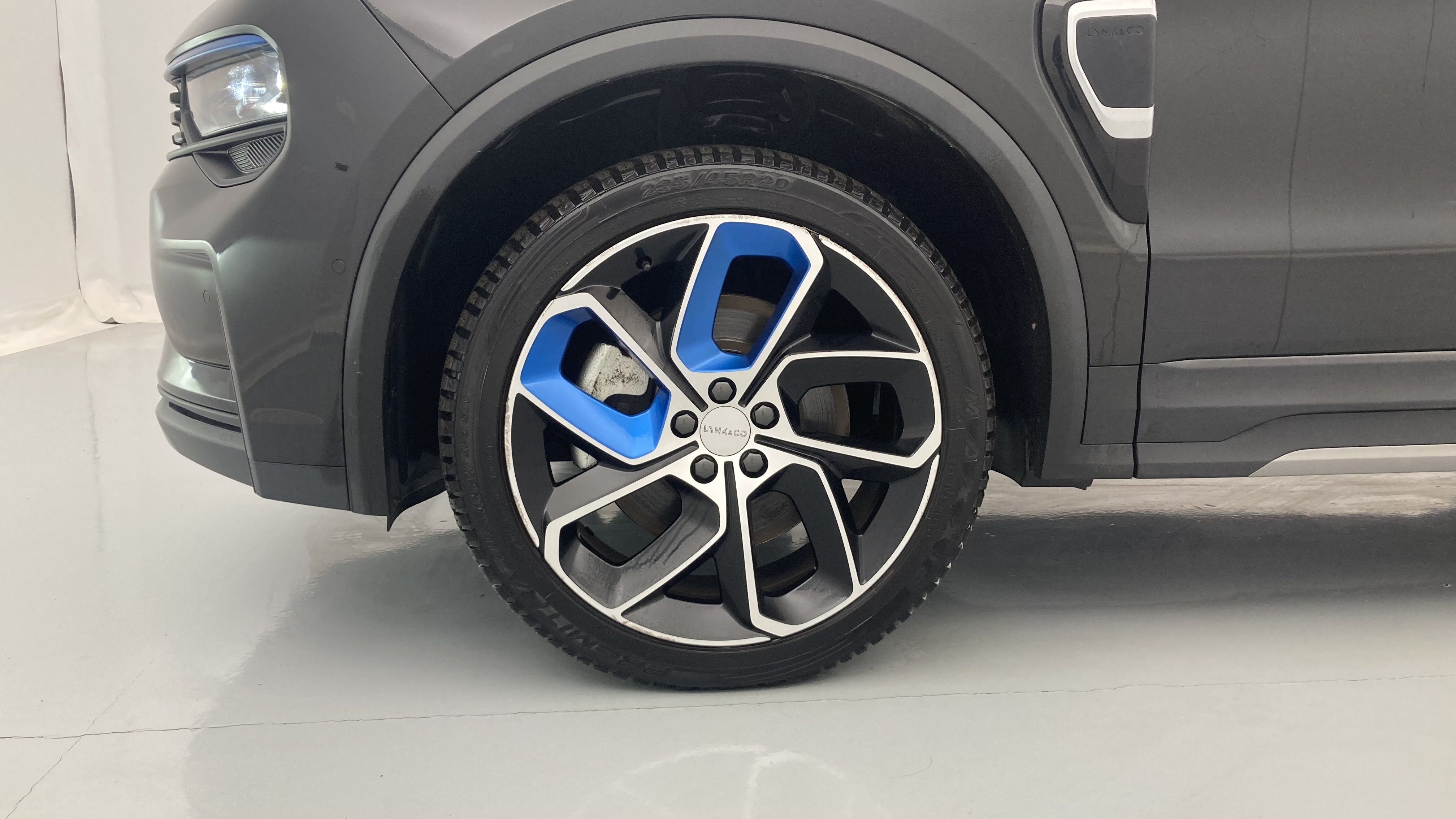 lynk&co 1 nv 1.5 PHEV 261 2022 black 33