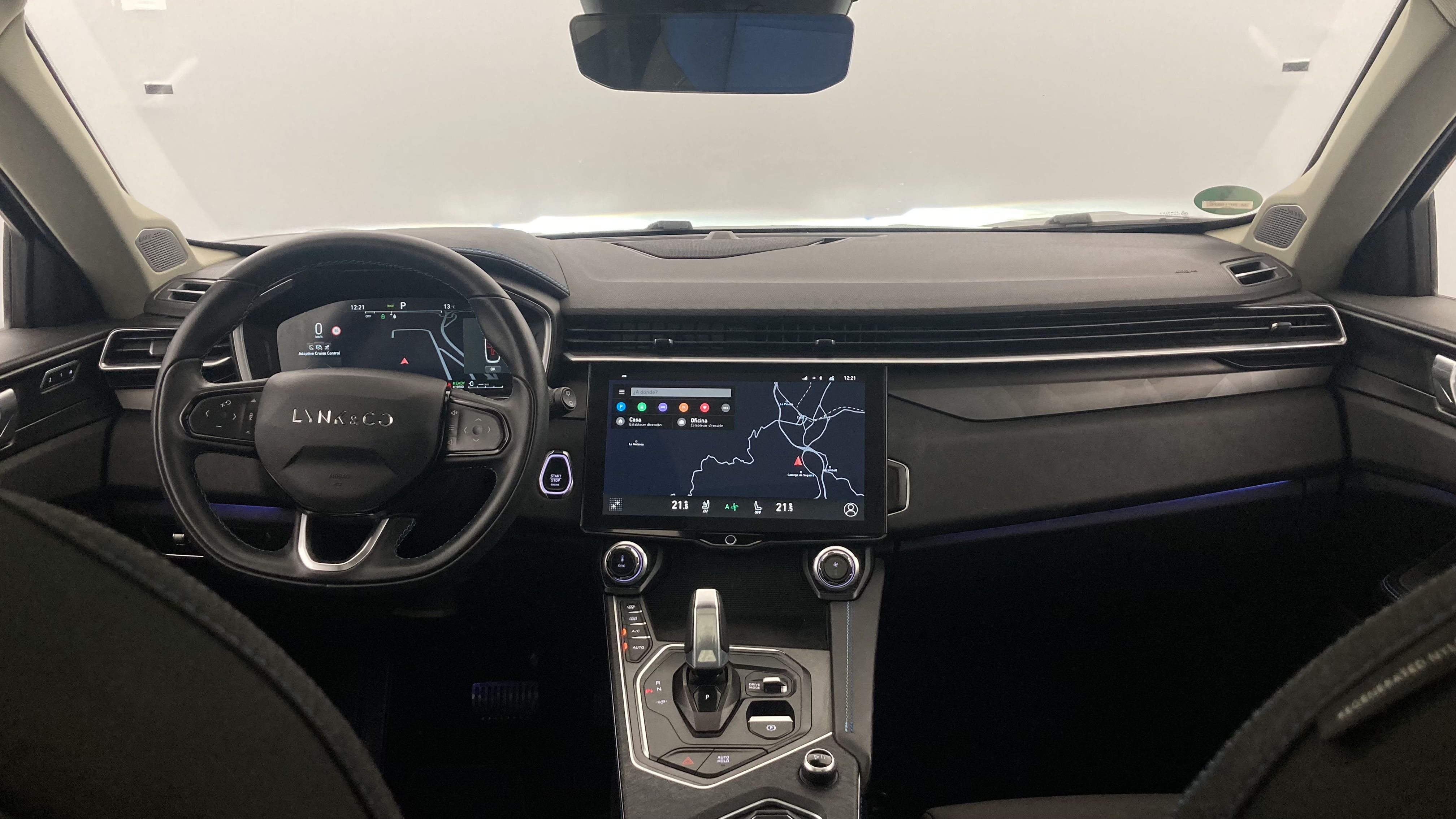 lynk&co 1 nv 1.5 PHEV 261 2022 black 34